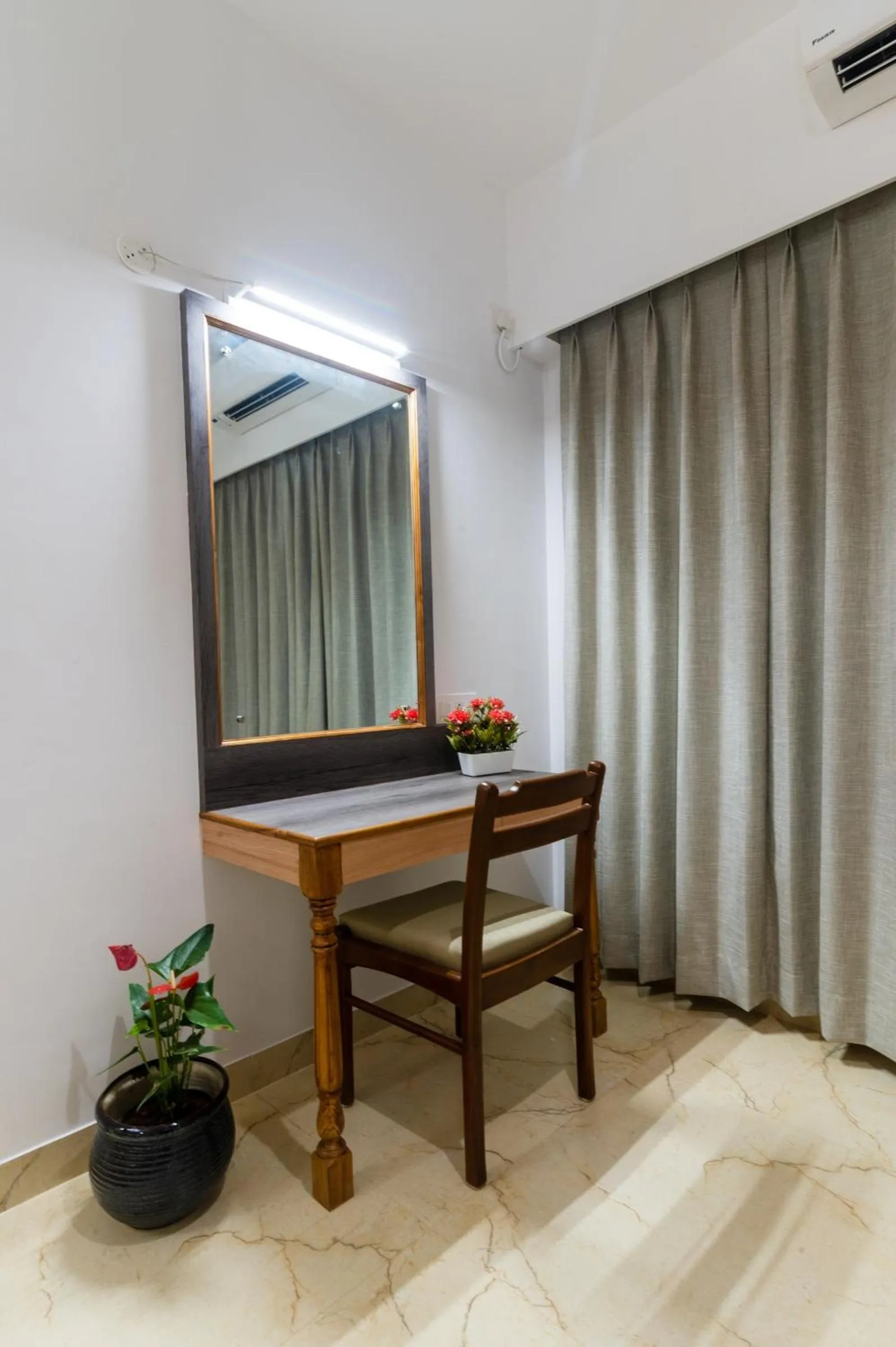 hair dresser in Lotus & Orchid Villas by Ramnath Homes
