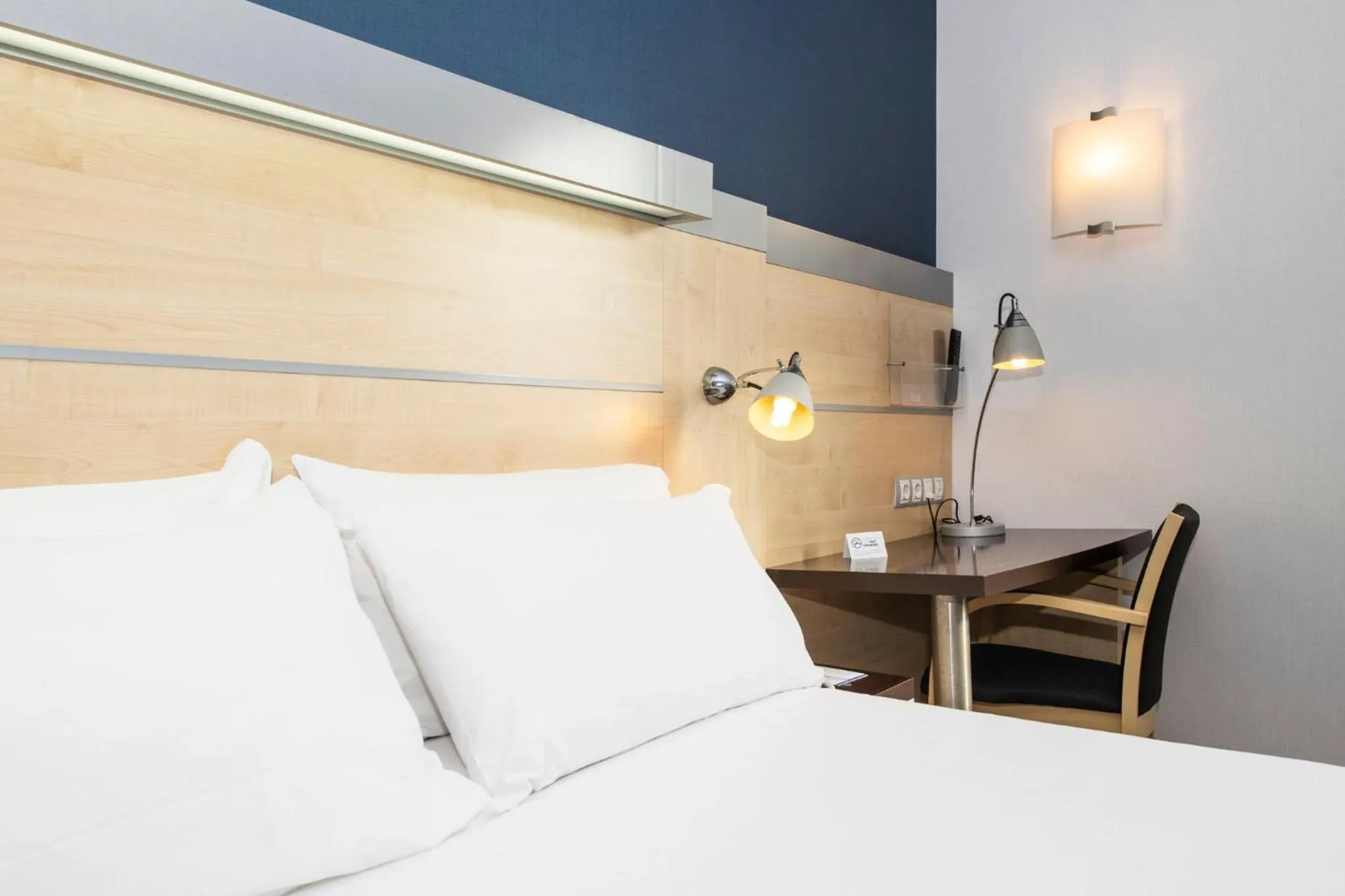 Photo of the whole room, Bed in Holiday Inn Express Molins de Rei by IHG