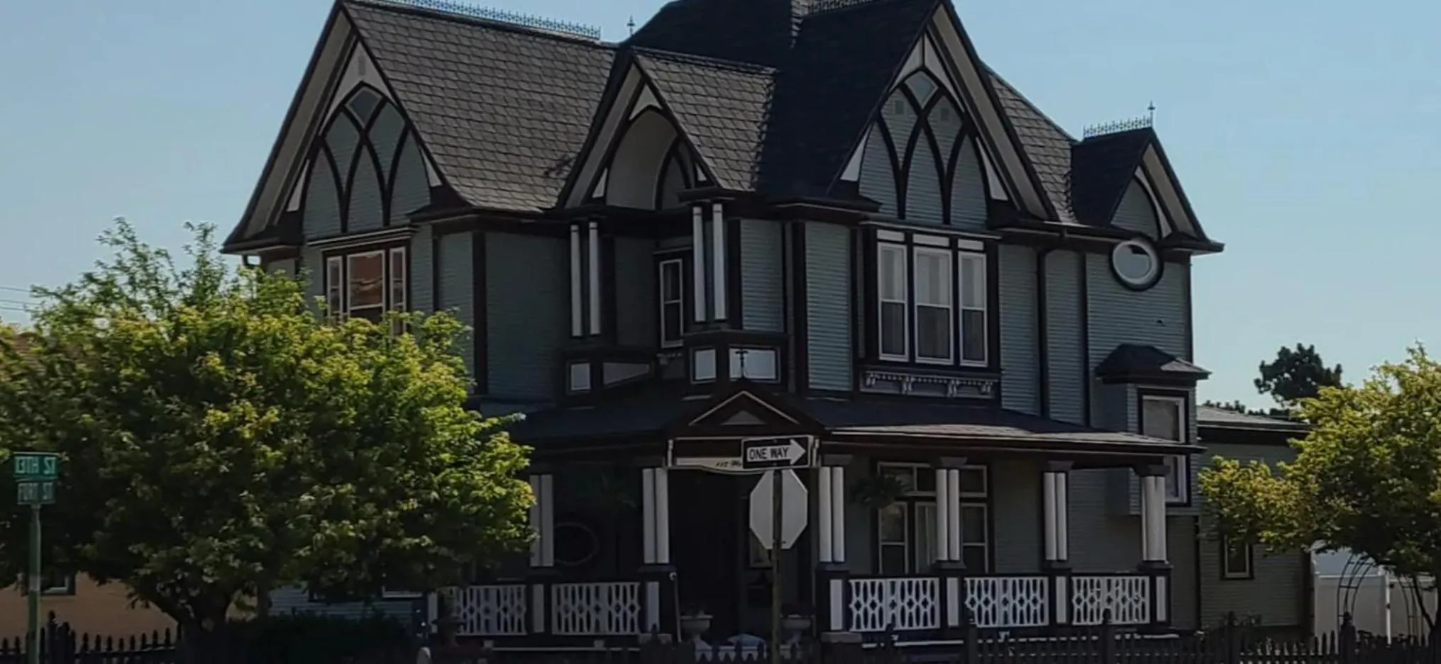 Property building in The Bissing House