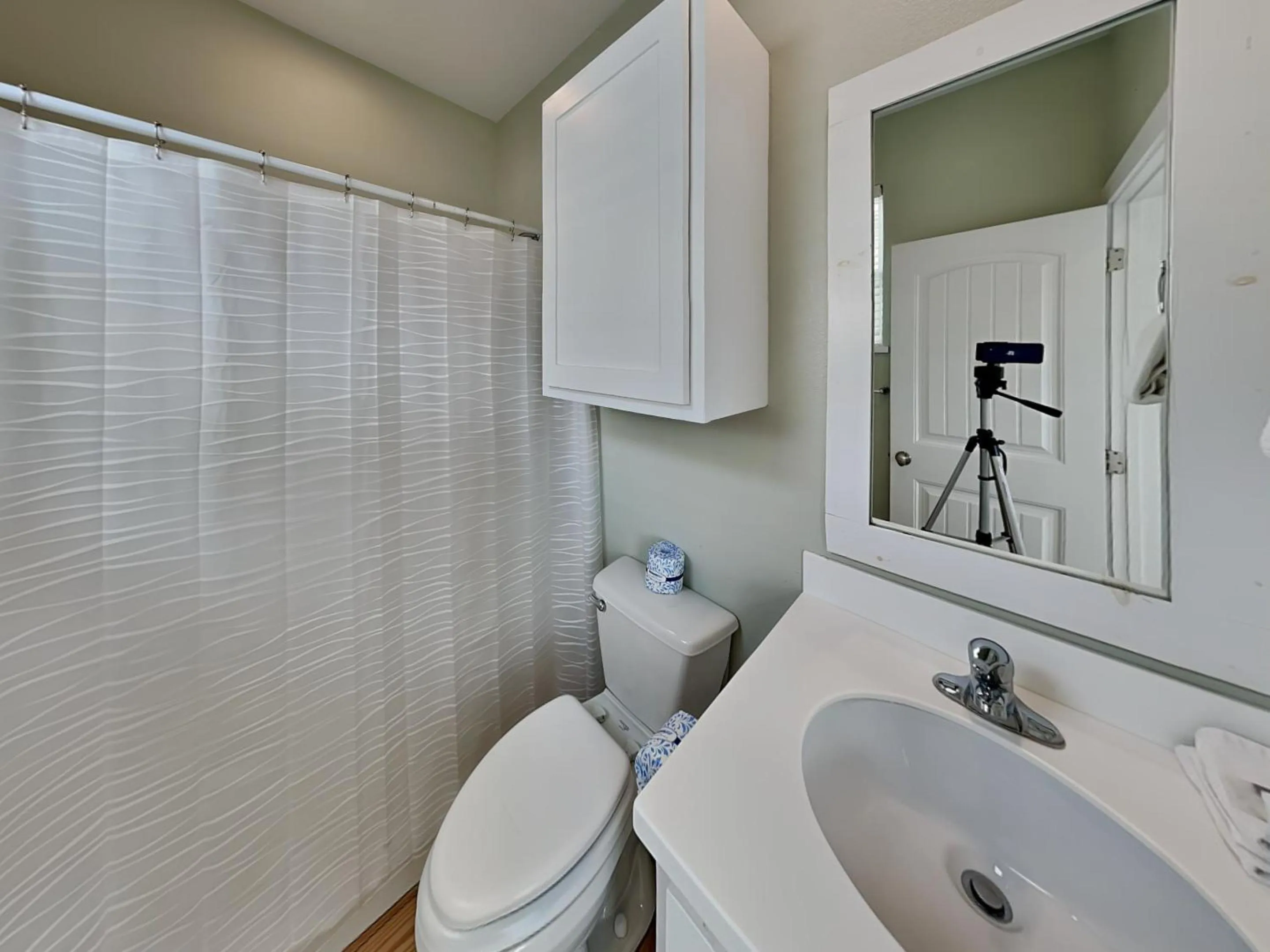 Shower in Beach Club 2