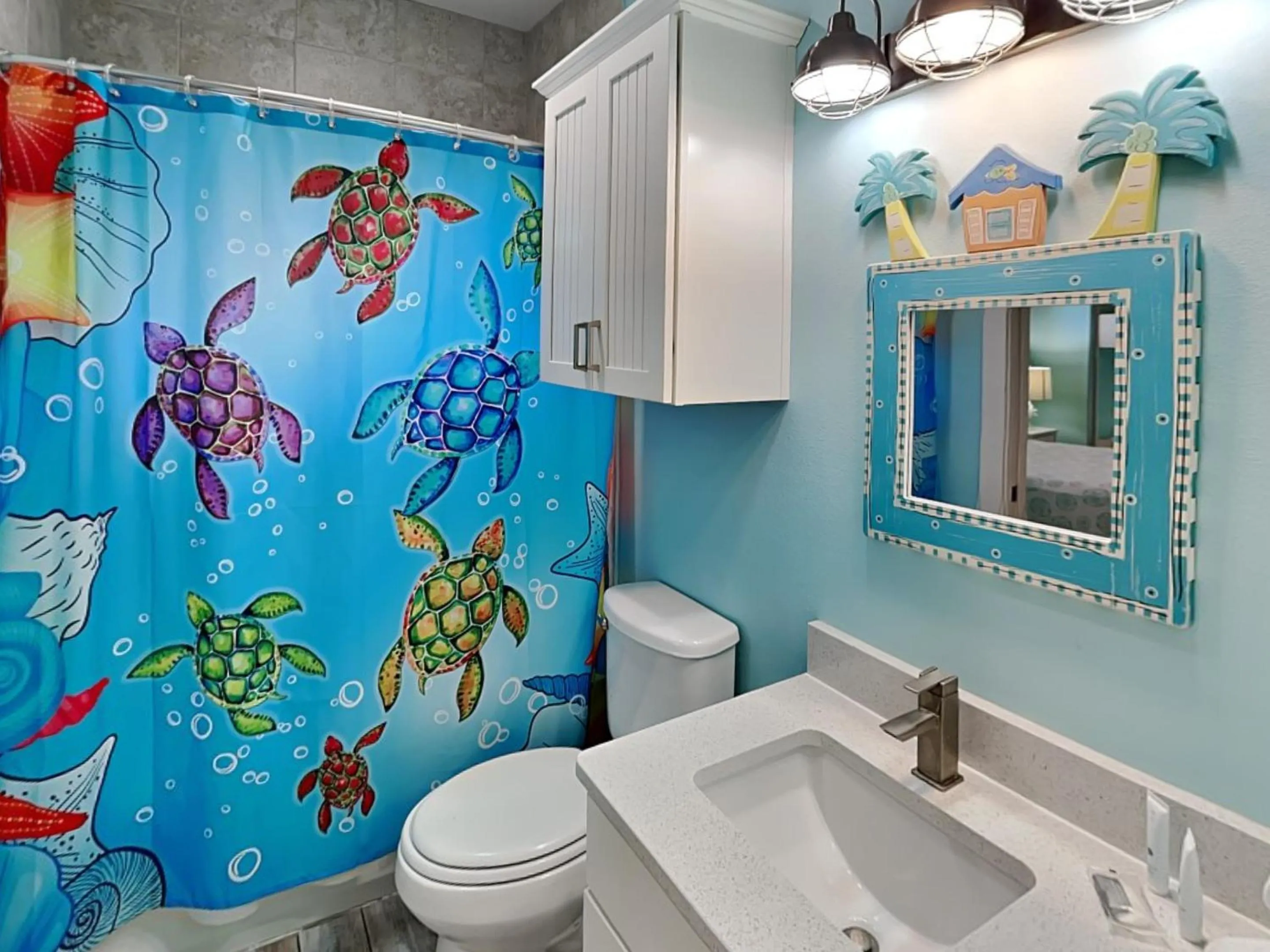 Shower in Turtle Paradise