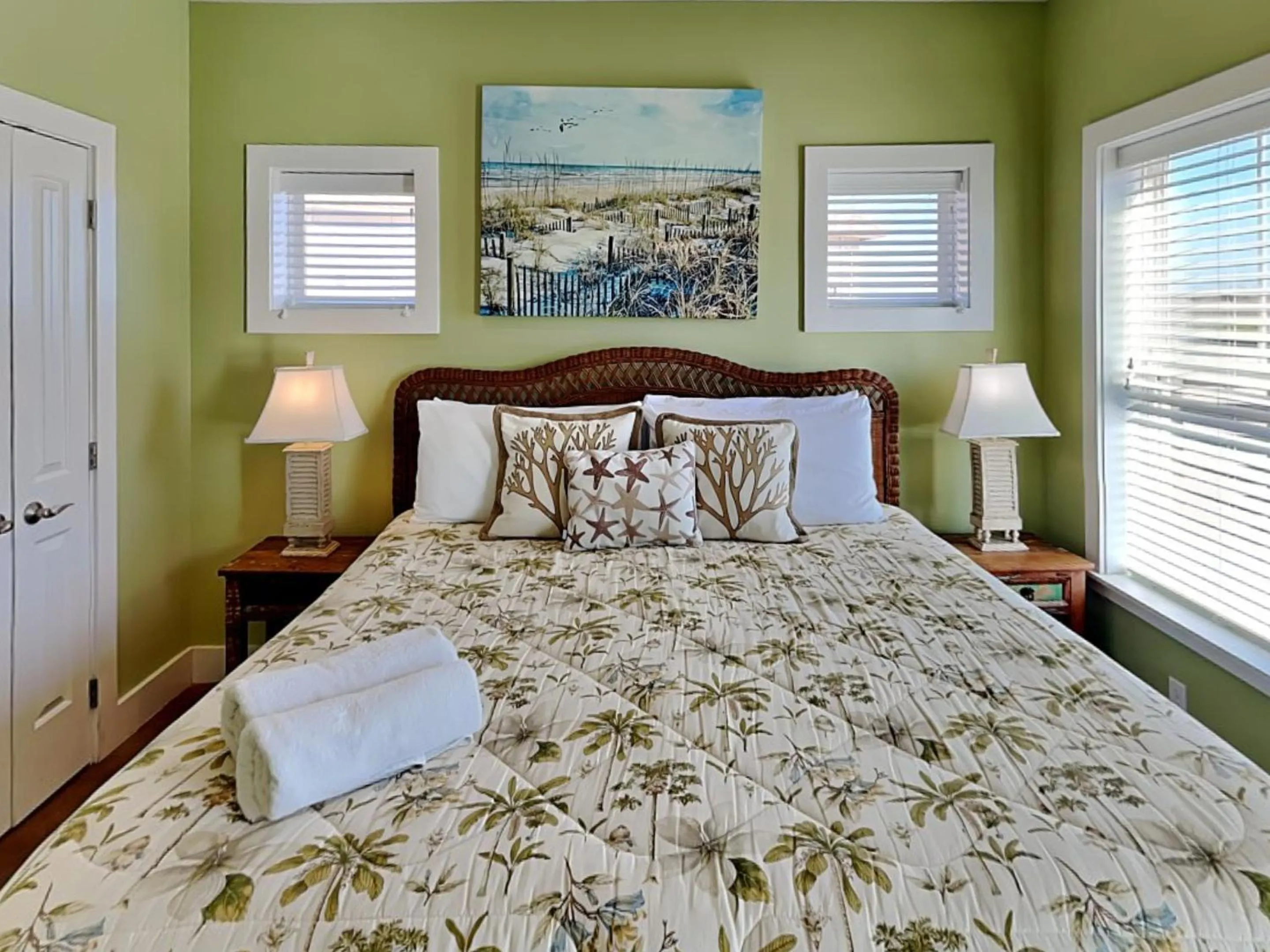 Bed in Turtle Paradise