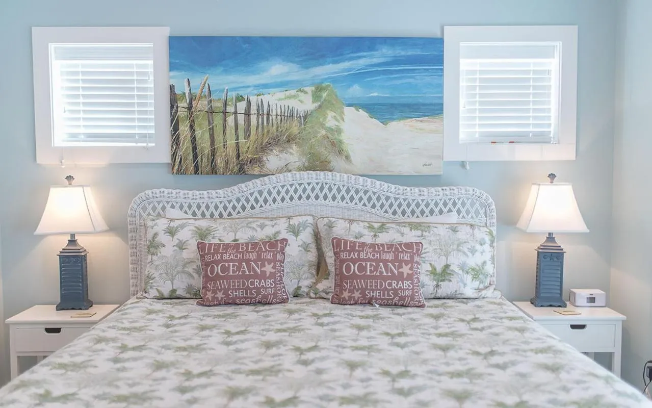 Property building, Bed in Turtle Paradise