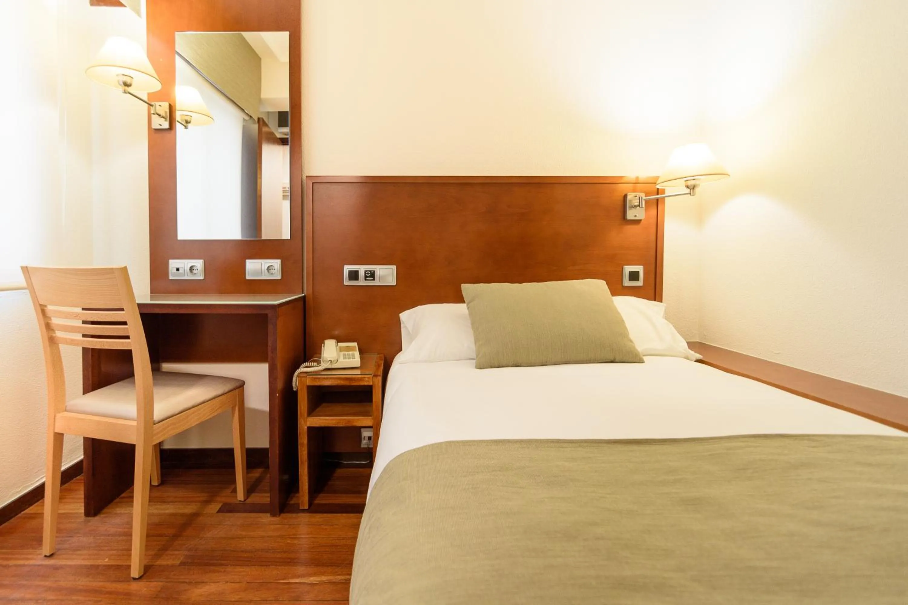 Photo of the whole room, Bed in México PR