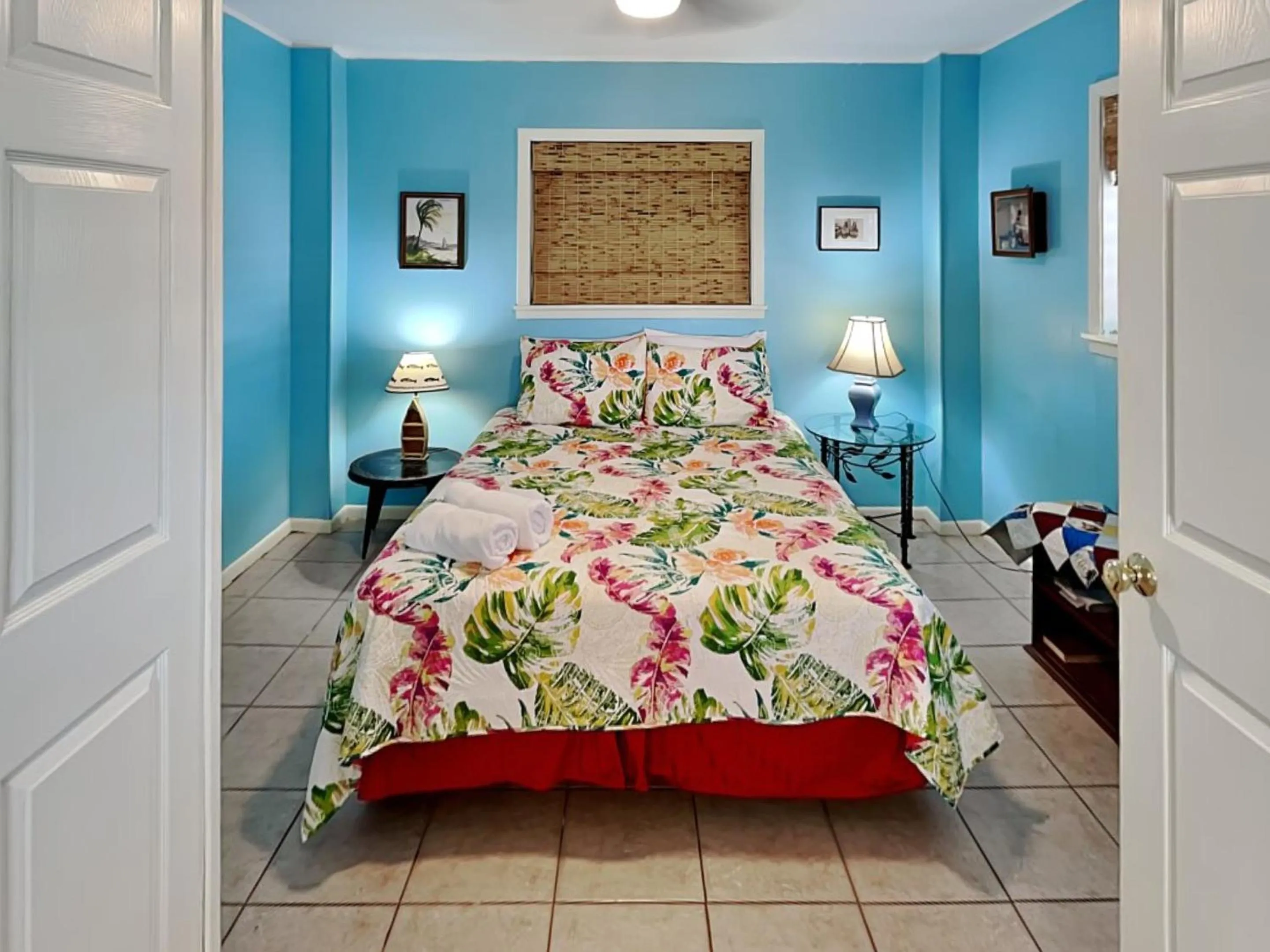 Bed in Paradise Retreat