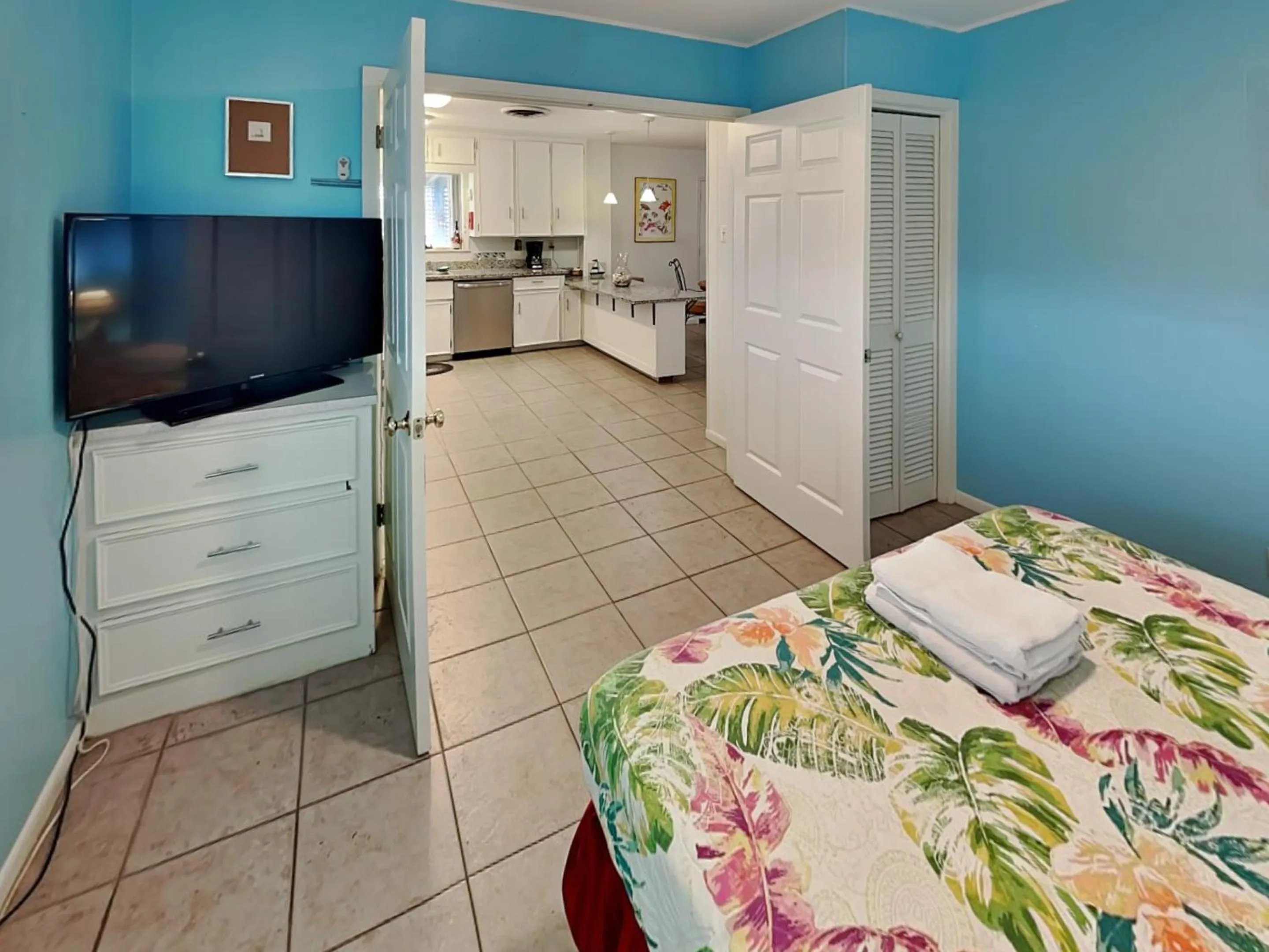 Bed in Paradise Retreat