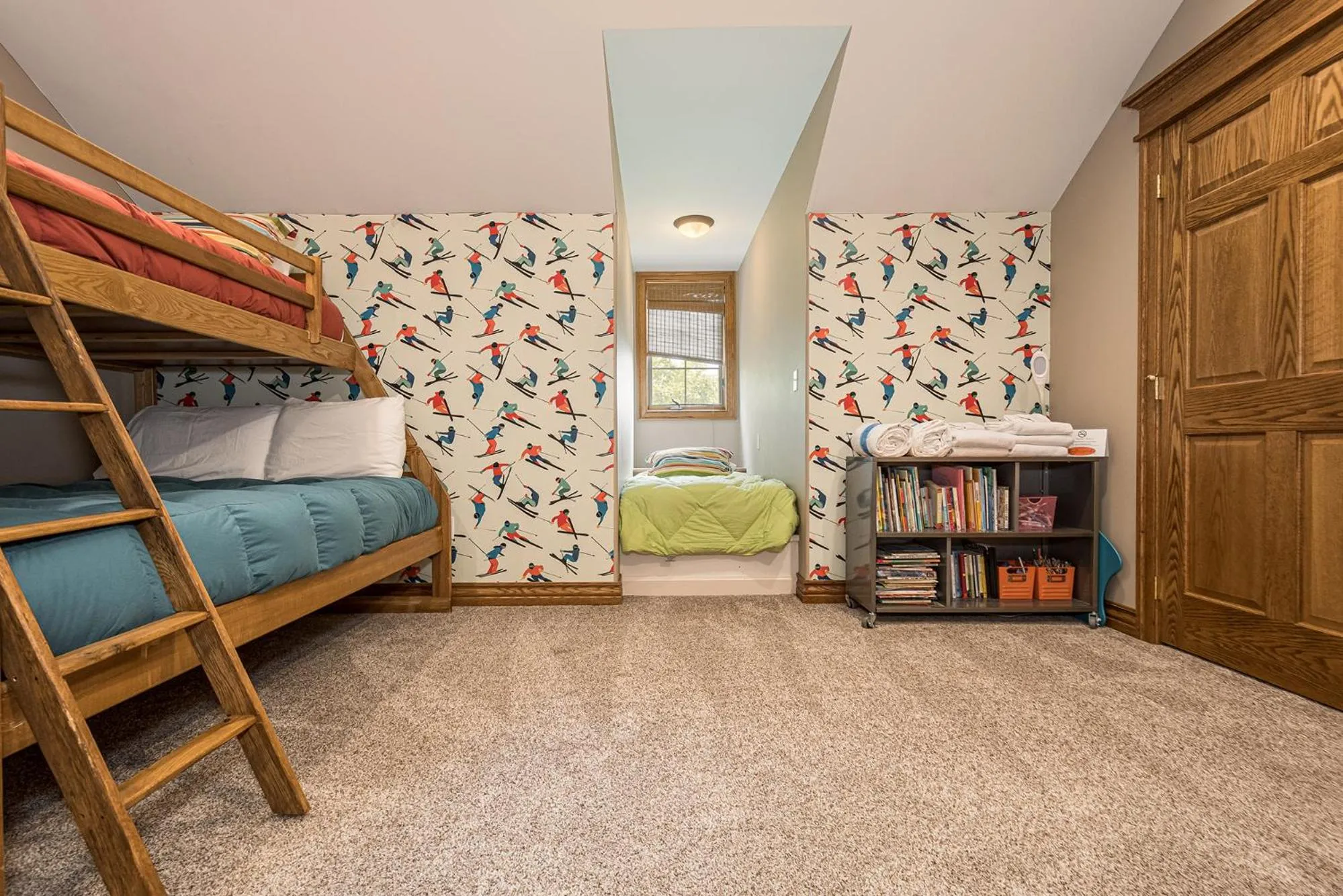 Property building, Bed in Stone Mountain Vista