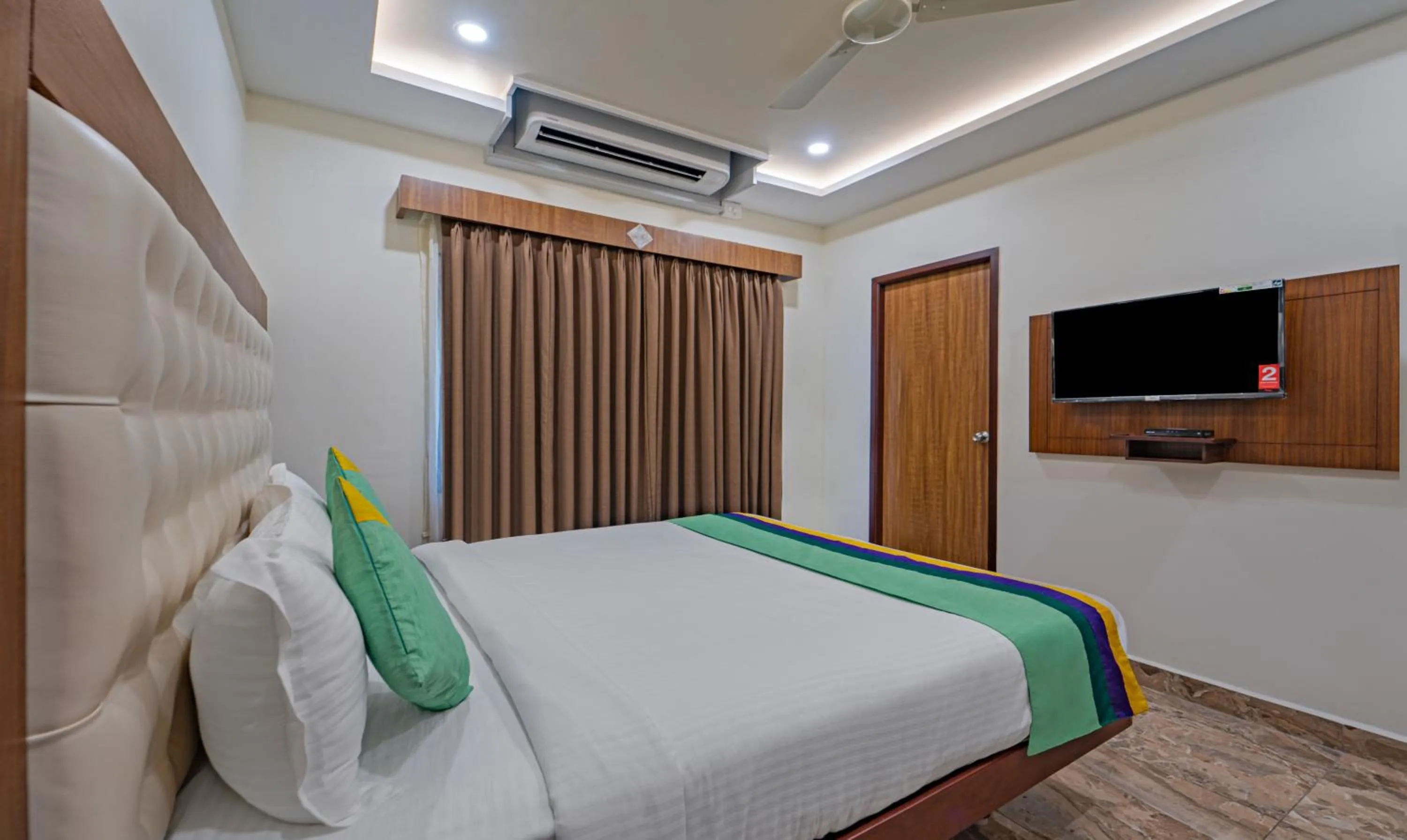 Bed in Treebo Aaravi Residency, 800 Mtrs From Promenade Beach