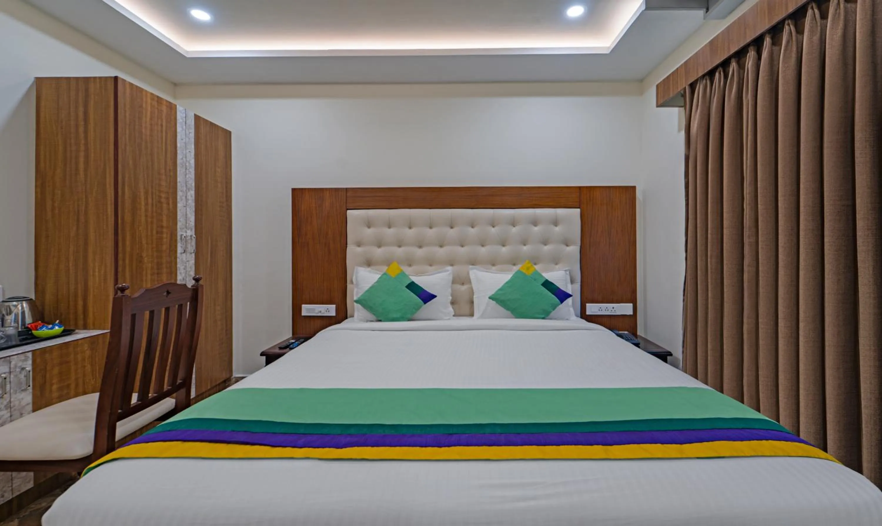 Bedroom, Bed in Treebo Aaravi Residency, 800 Mtrs From Promenade Beach