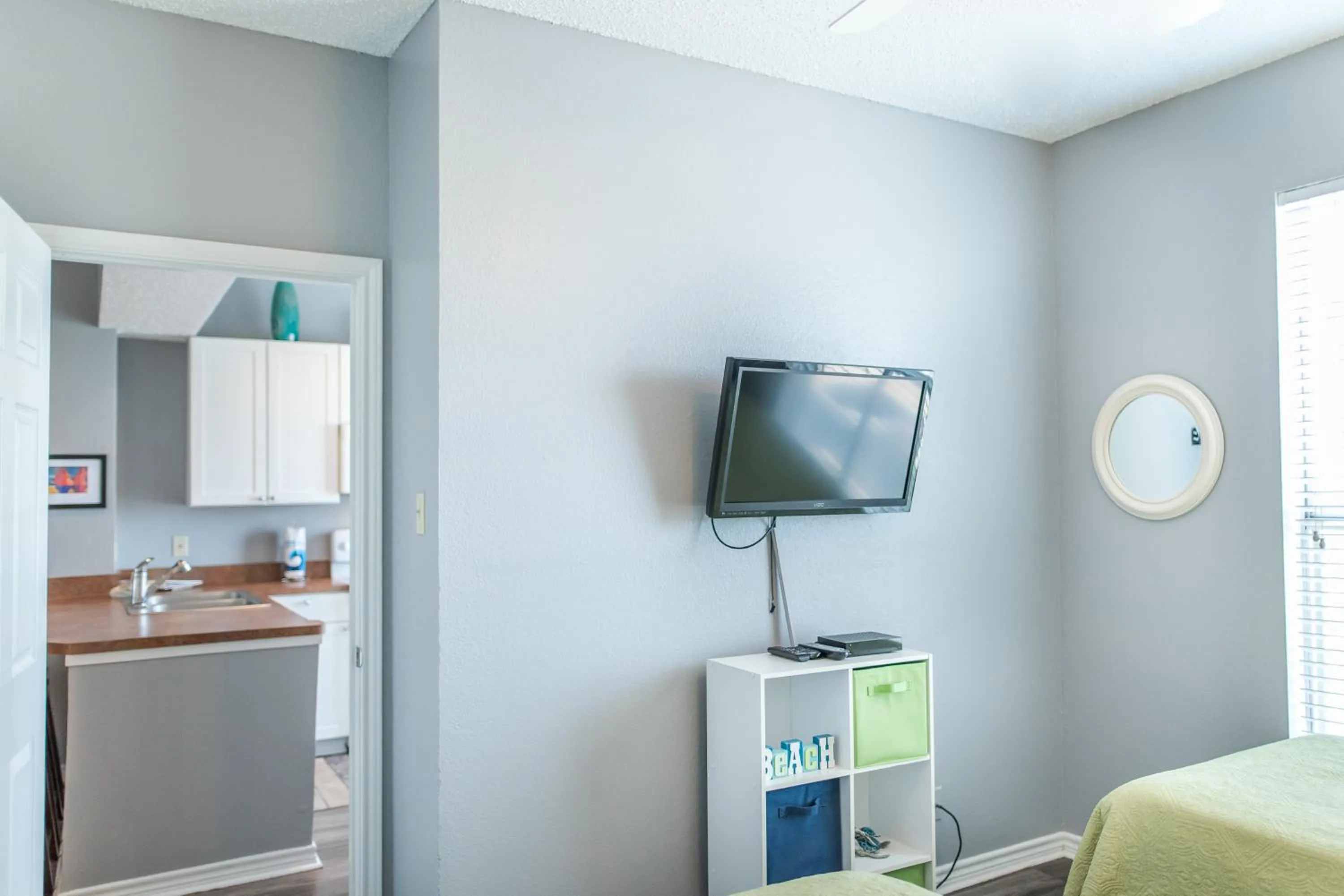 Property building, Bed in Toes In The Water