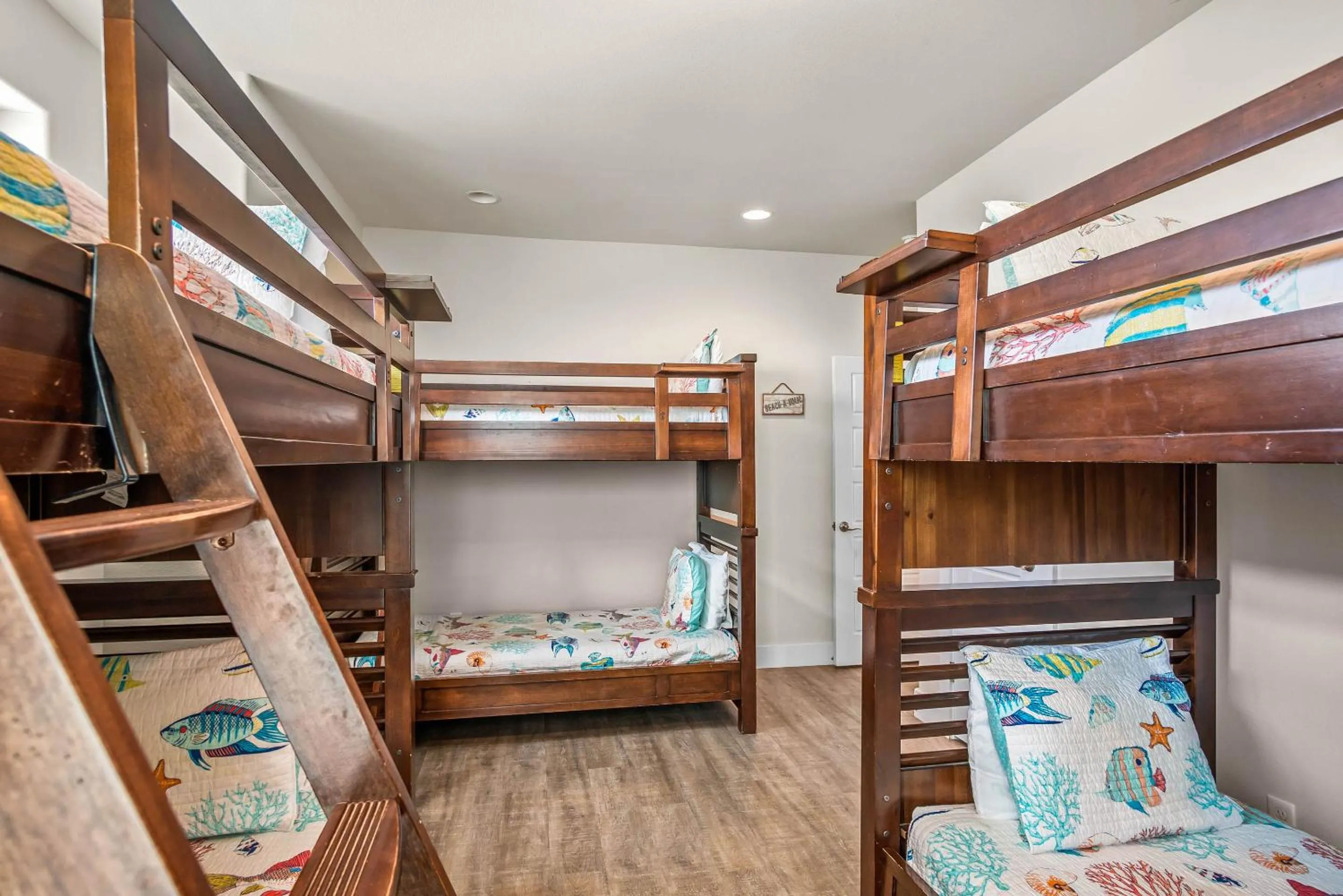 Property building, Bed in Beach-A-Holic