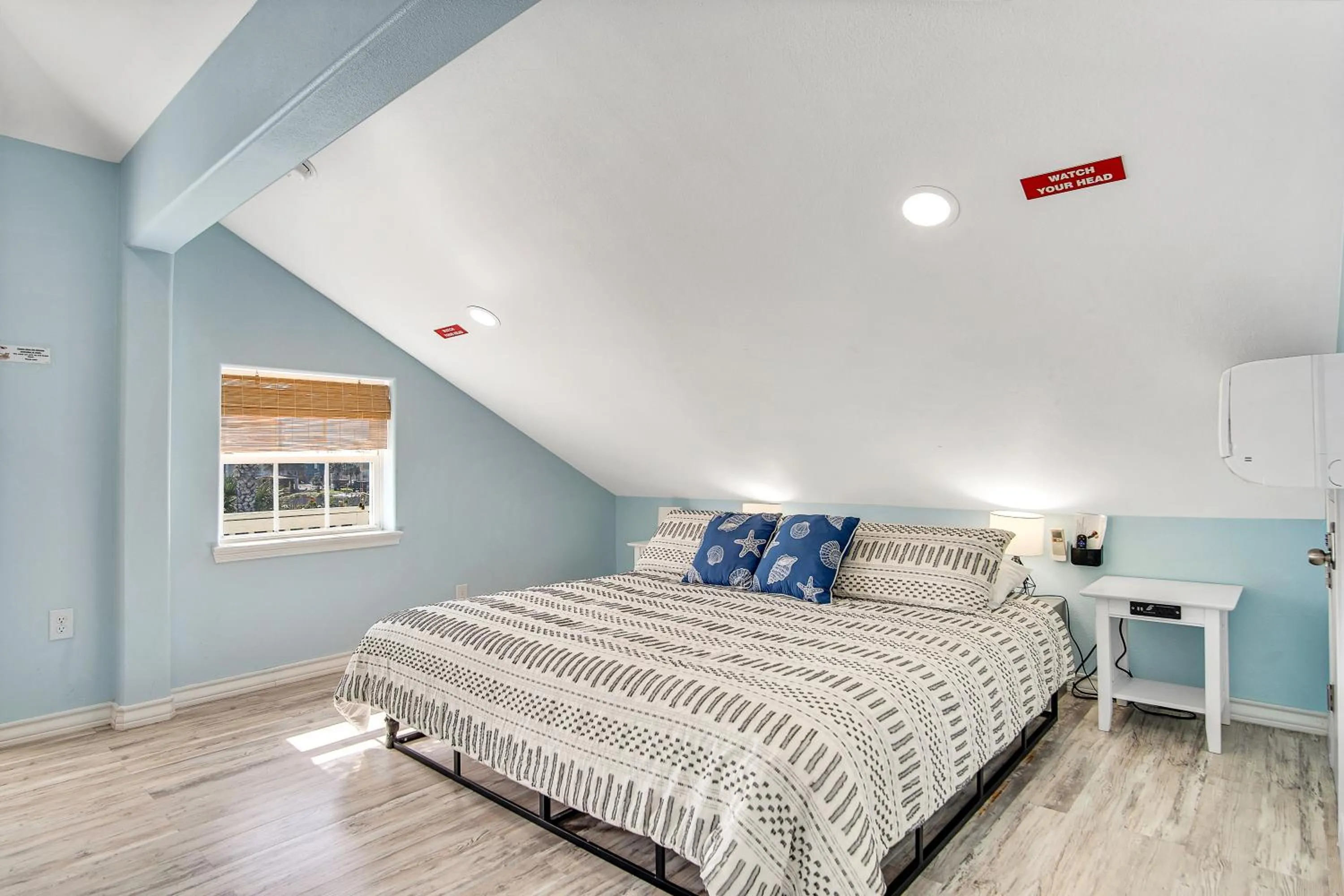 Property building, Bed in LaJuana Iguana