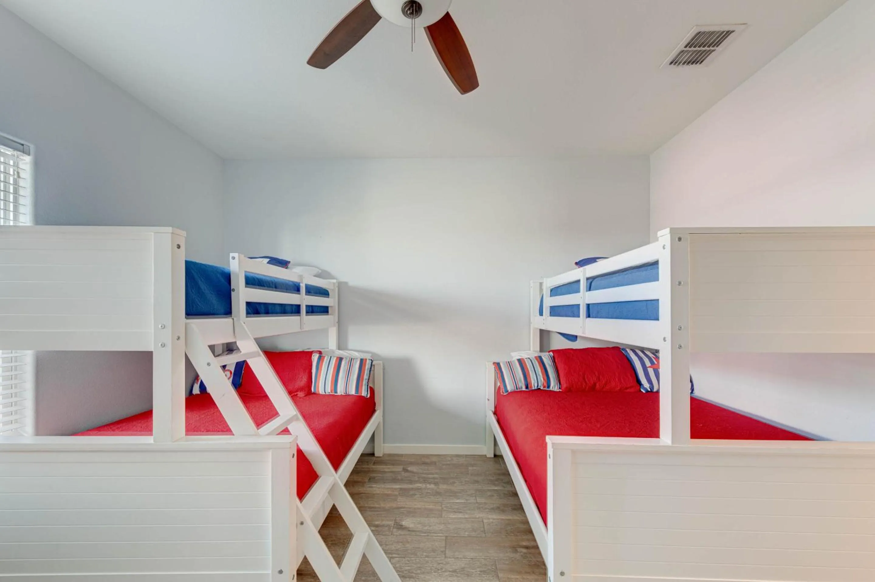 Property building, Bed in Postcard from Paradise