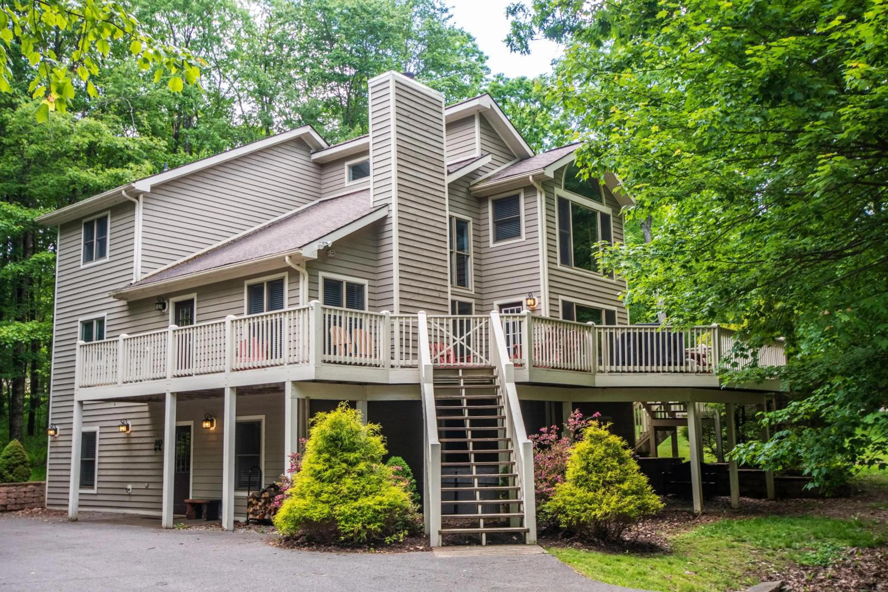Property building in Black Bear Lodge