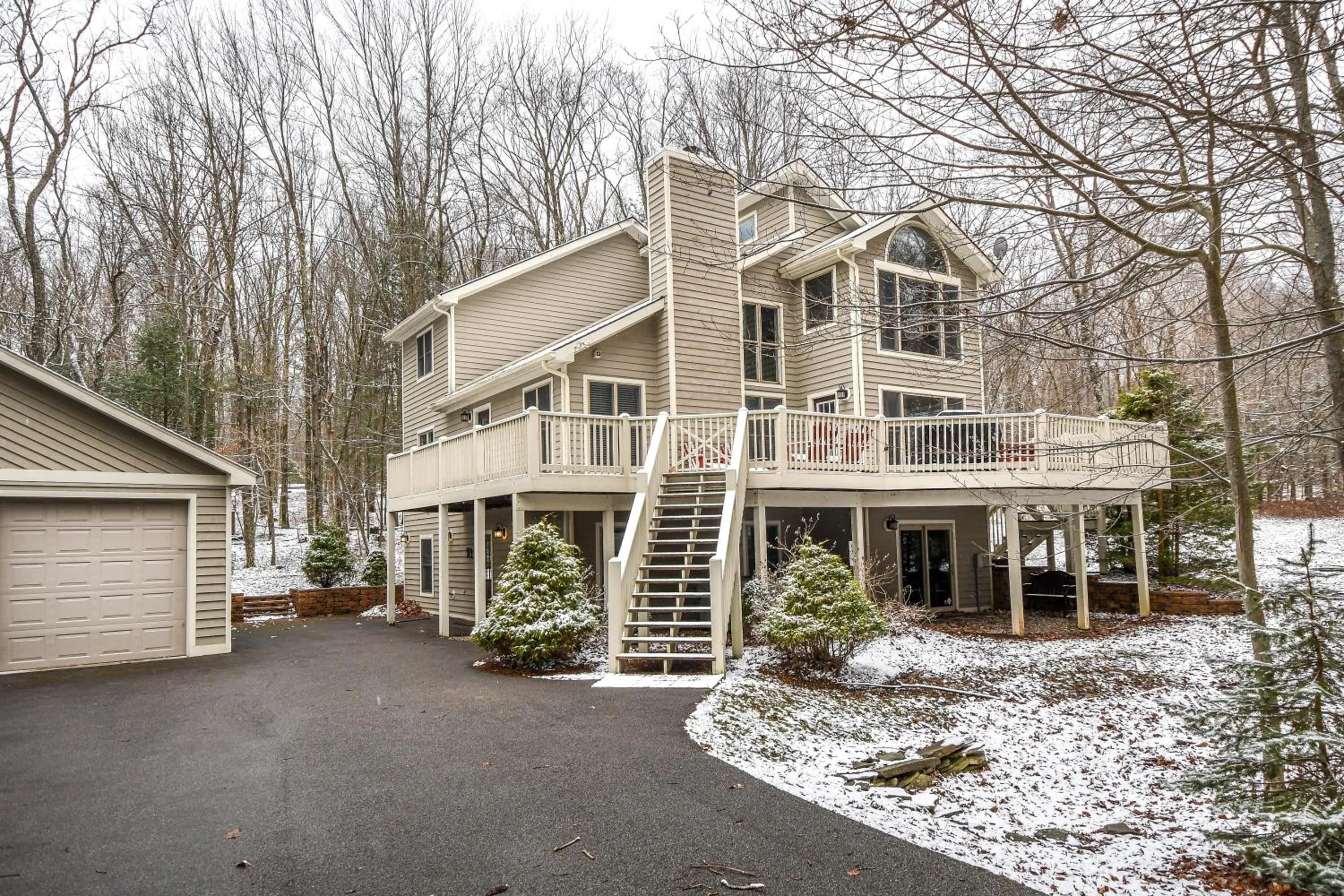 Property building in Black Bear Lodge