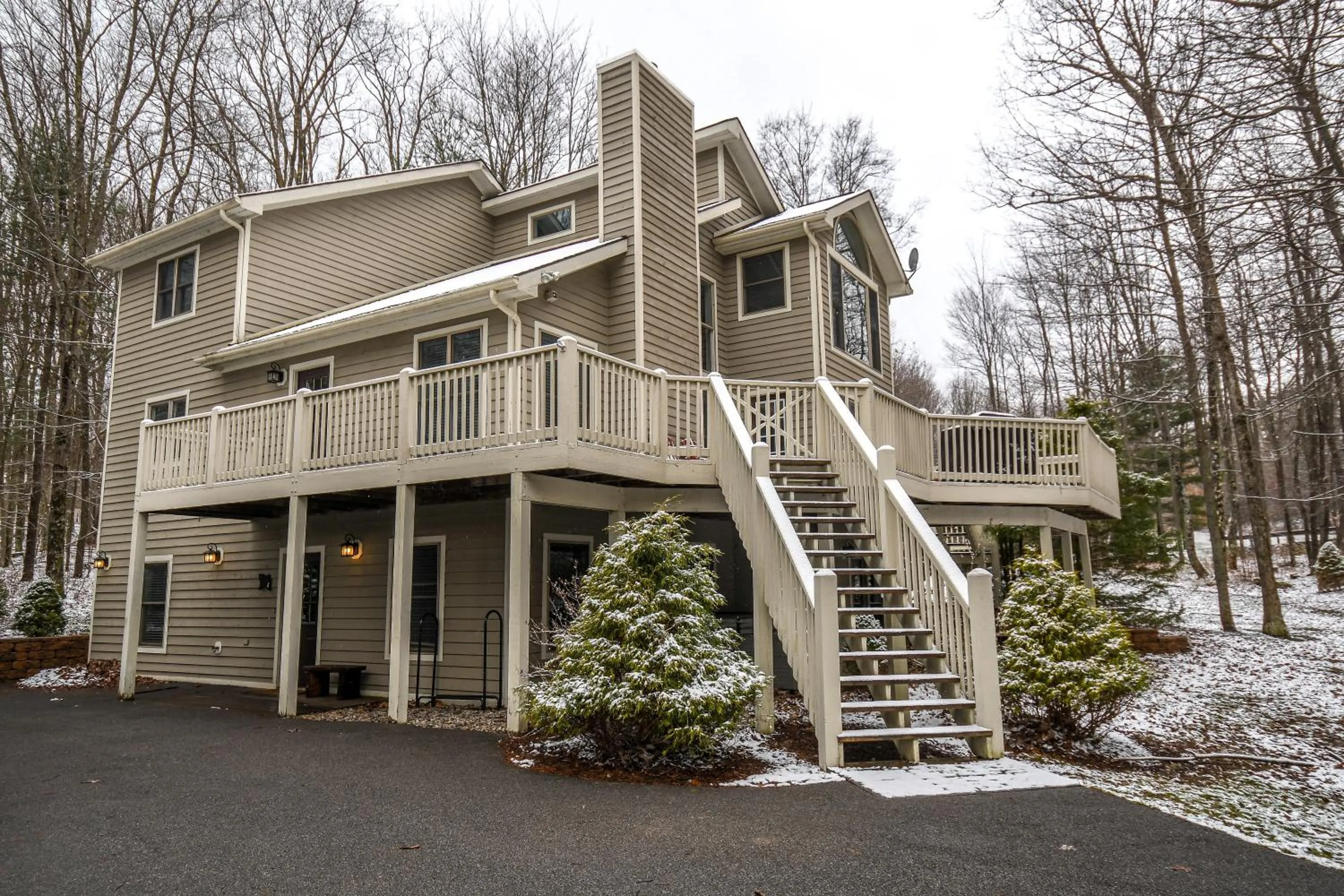 Property building in Black Bear Lodge