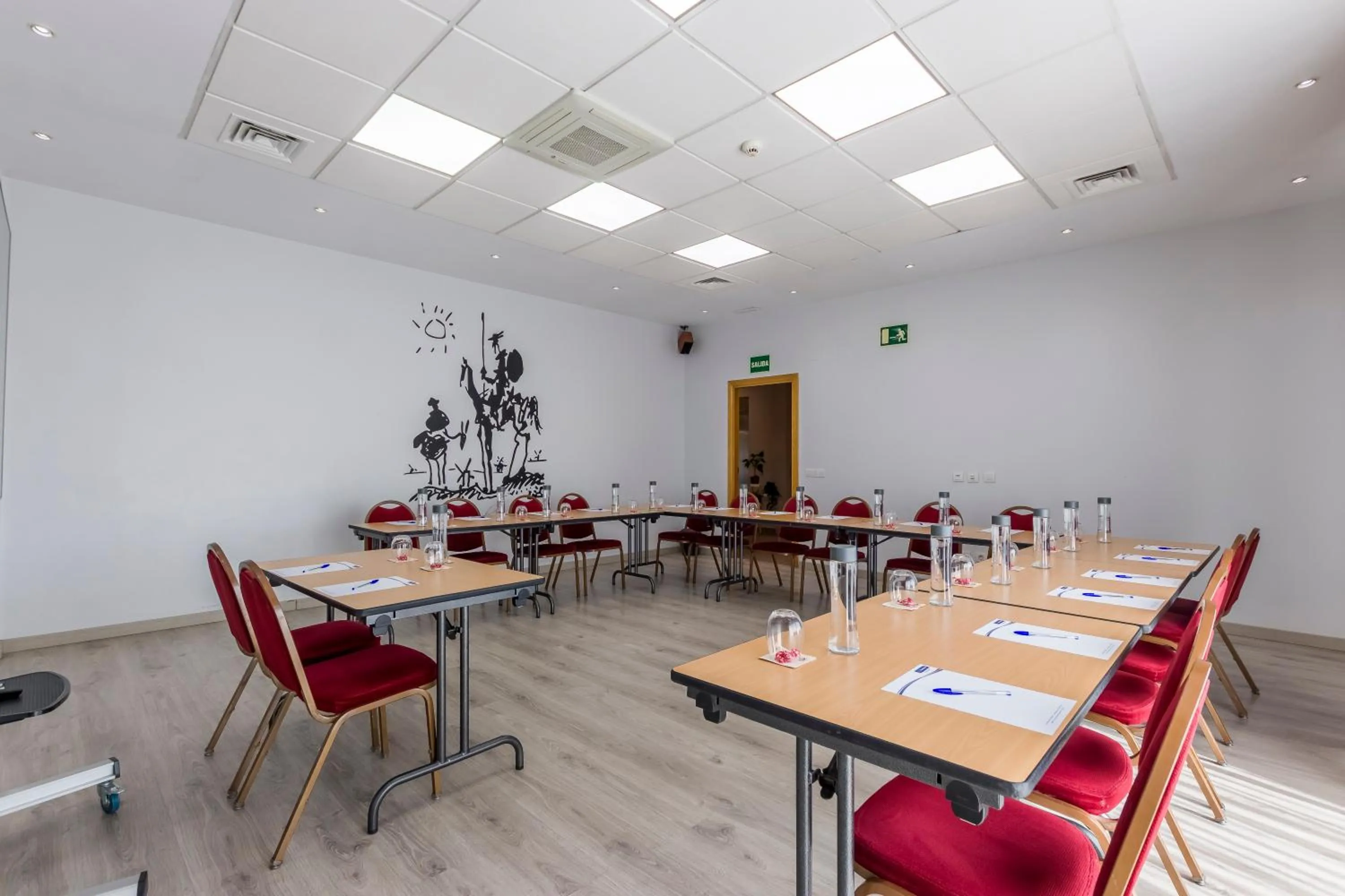 Meeting/conference room in Travelodge Madrid Alcalá de Henares