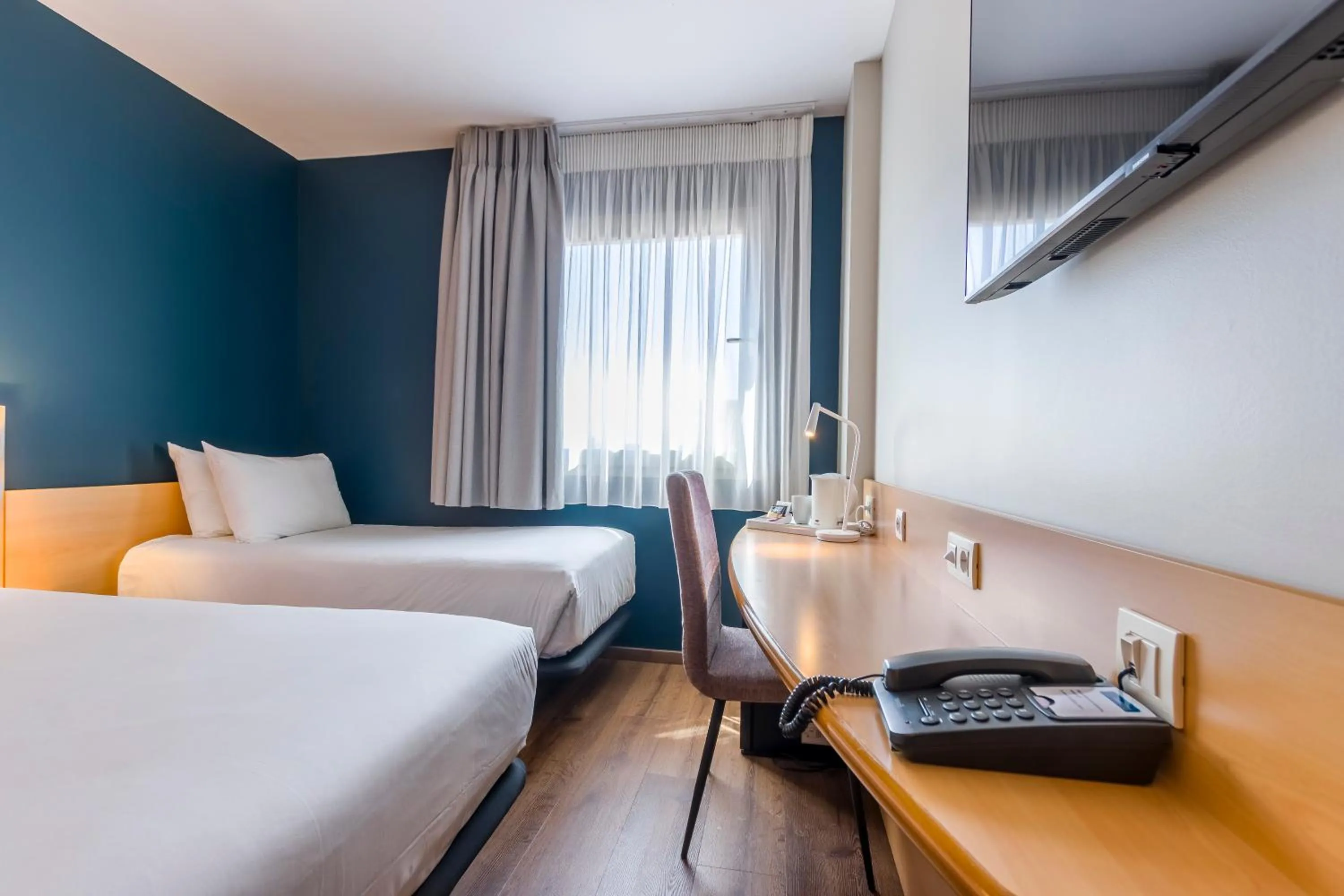 Bed in Travelodge Madrid Alcalá de Henares