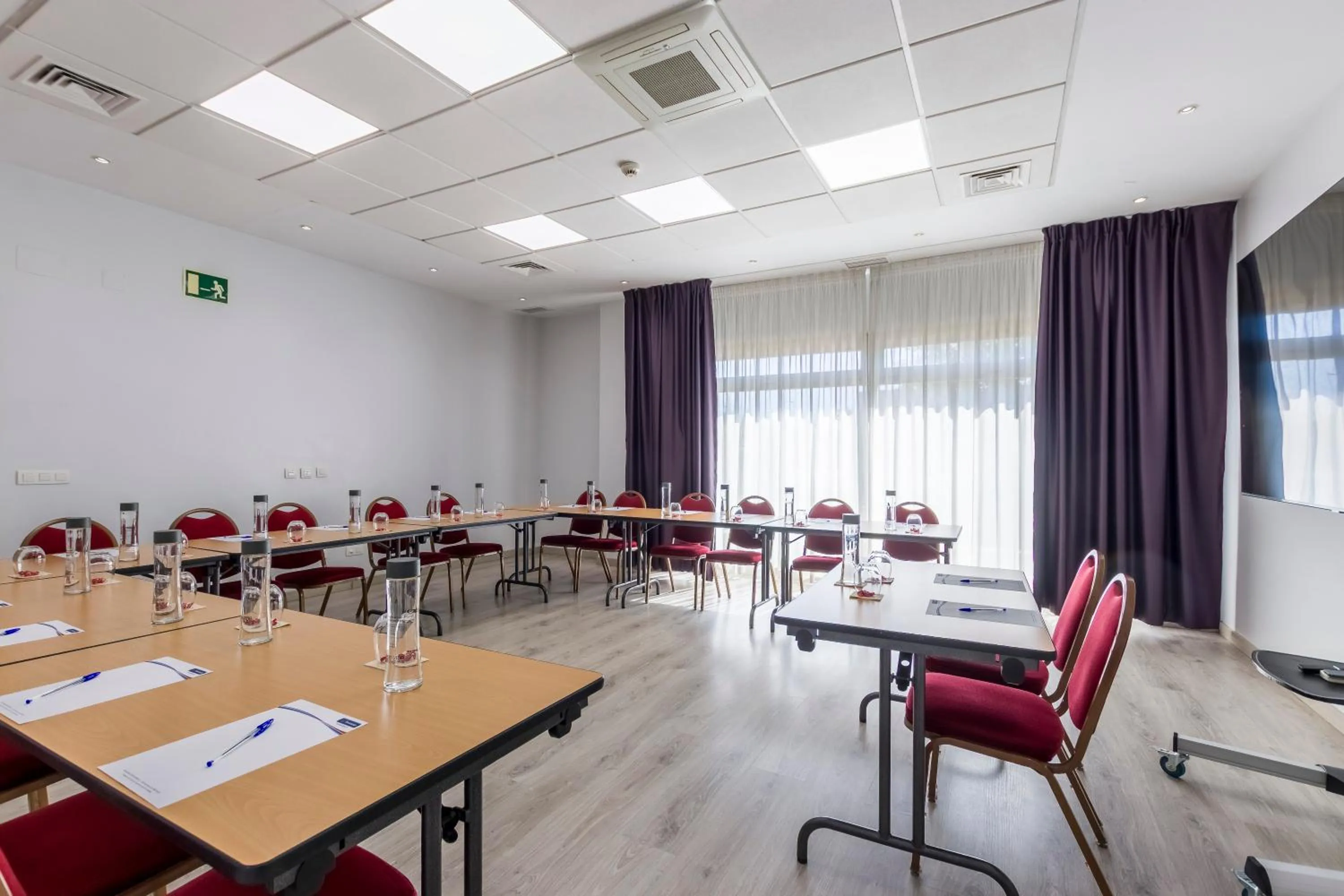Meeting/conference room in Travelodge Madrid Alcalá de Henares