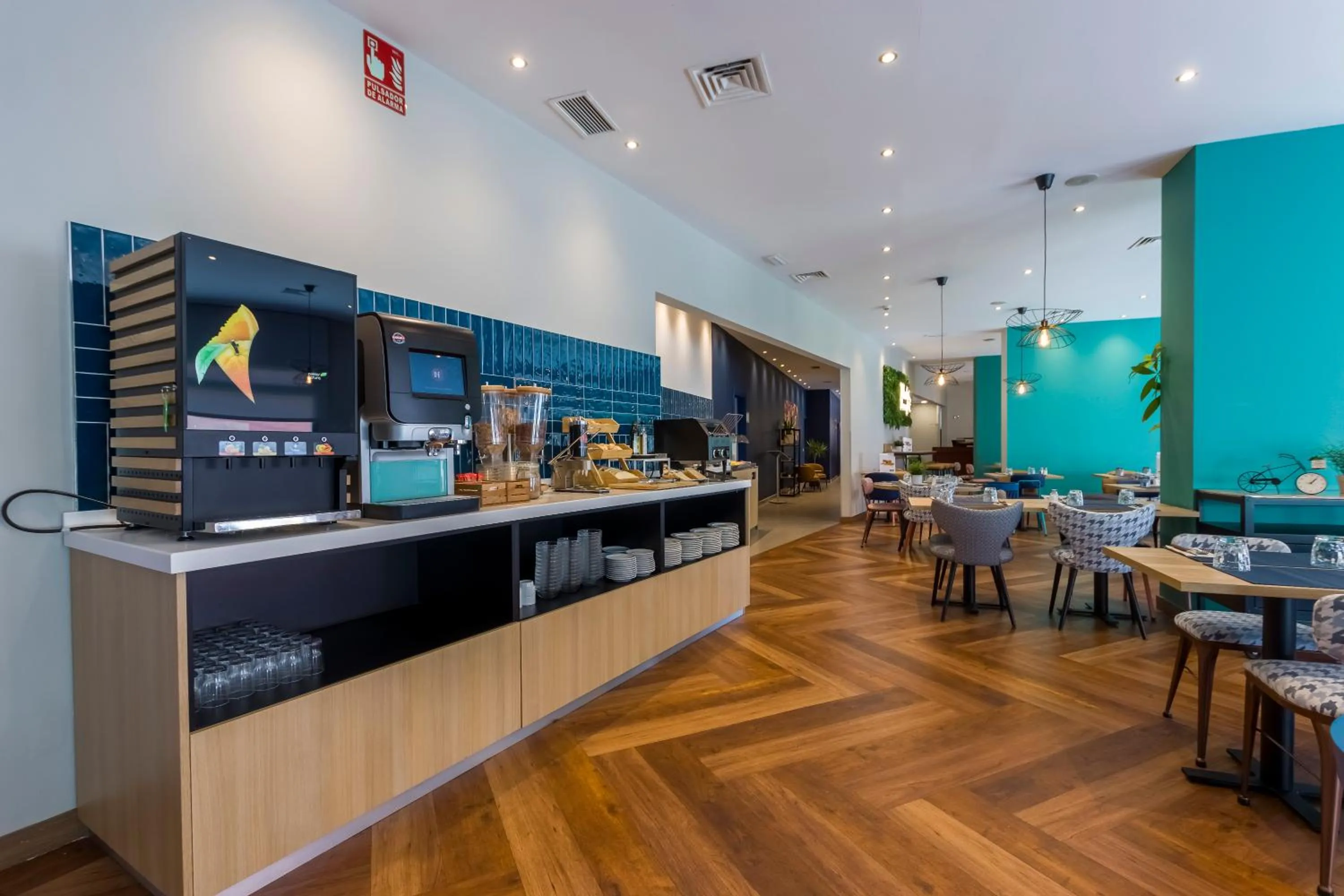 Buffet breakfast in Travelodge Madrid Alcalá de Henares