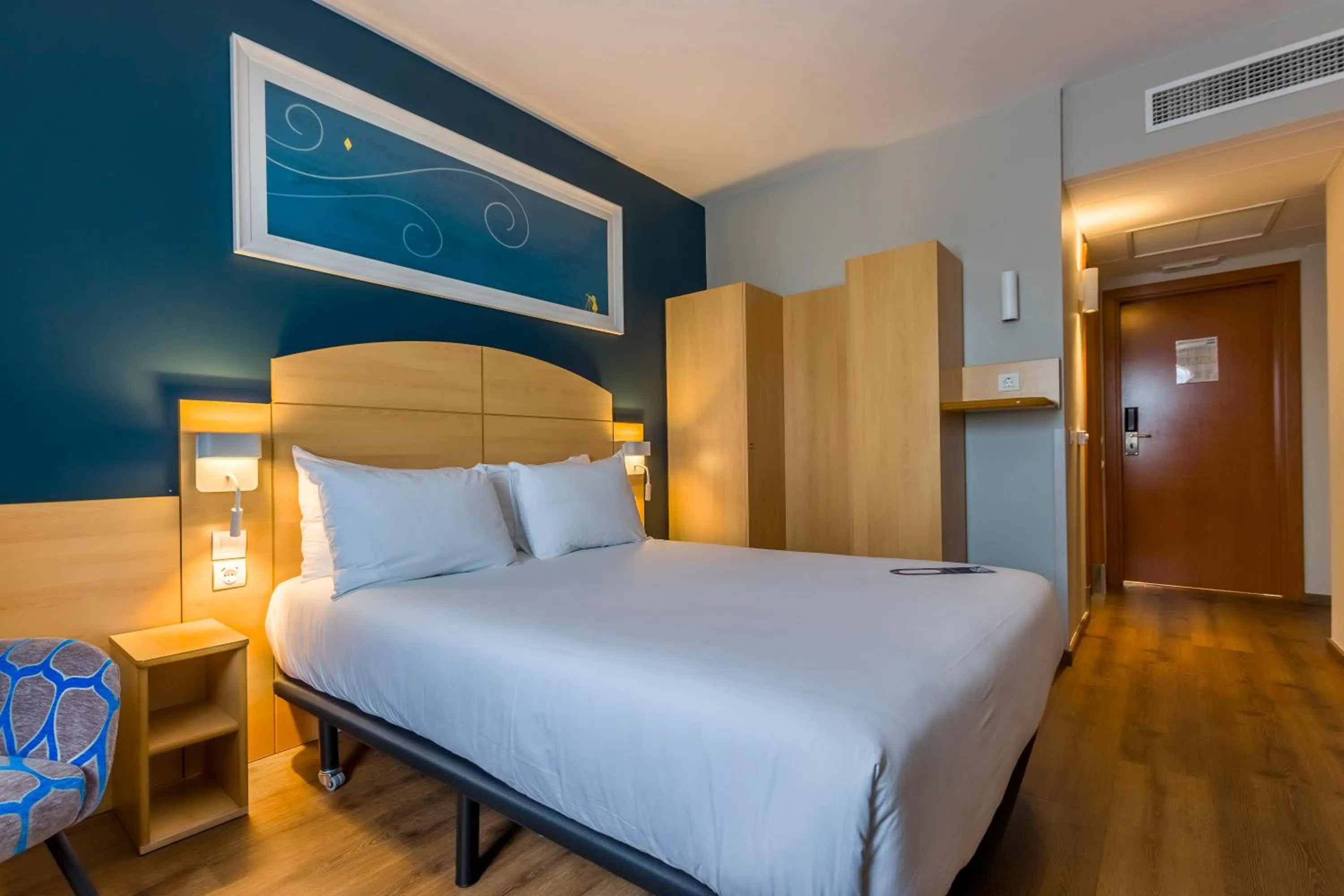 Bed in Travelodge Madrid Alcalá de Henares