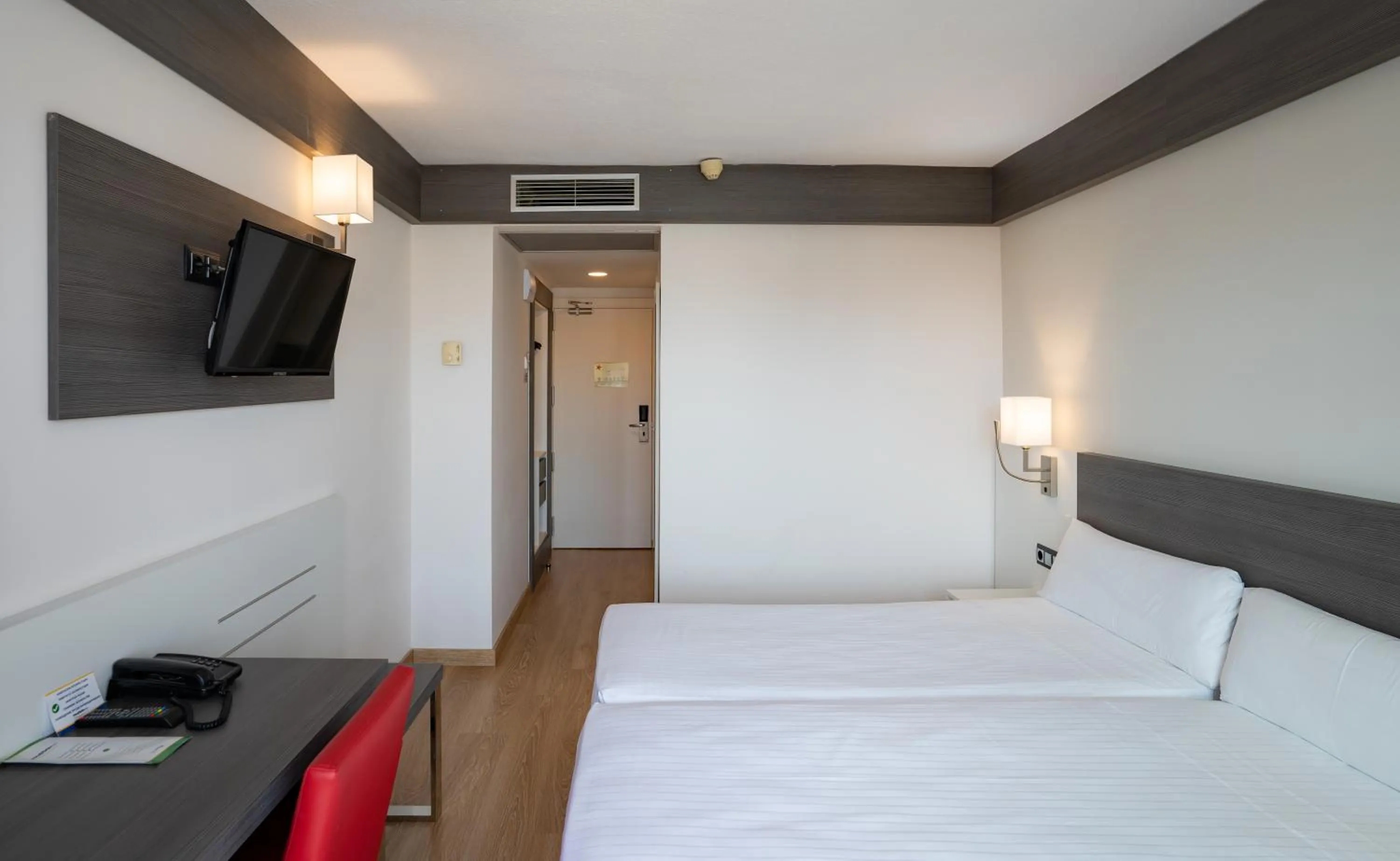 Photo of the whole room, Bed in Medplaya Hotel Santa Monica