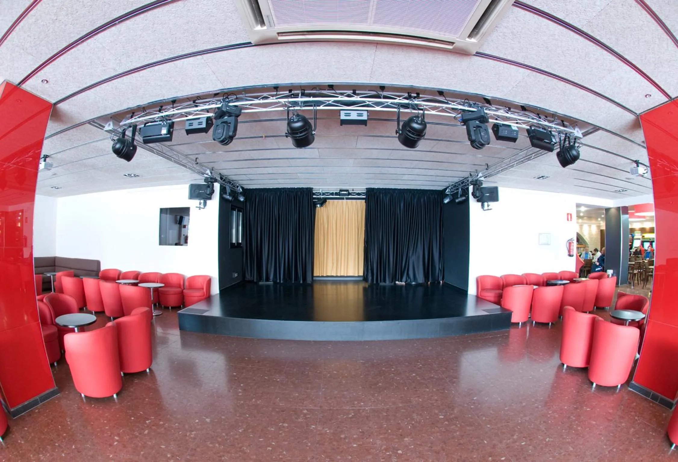 Nightclub / DJ in Medplaya Hotel Santa Monica