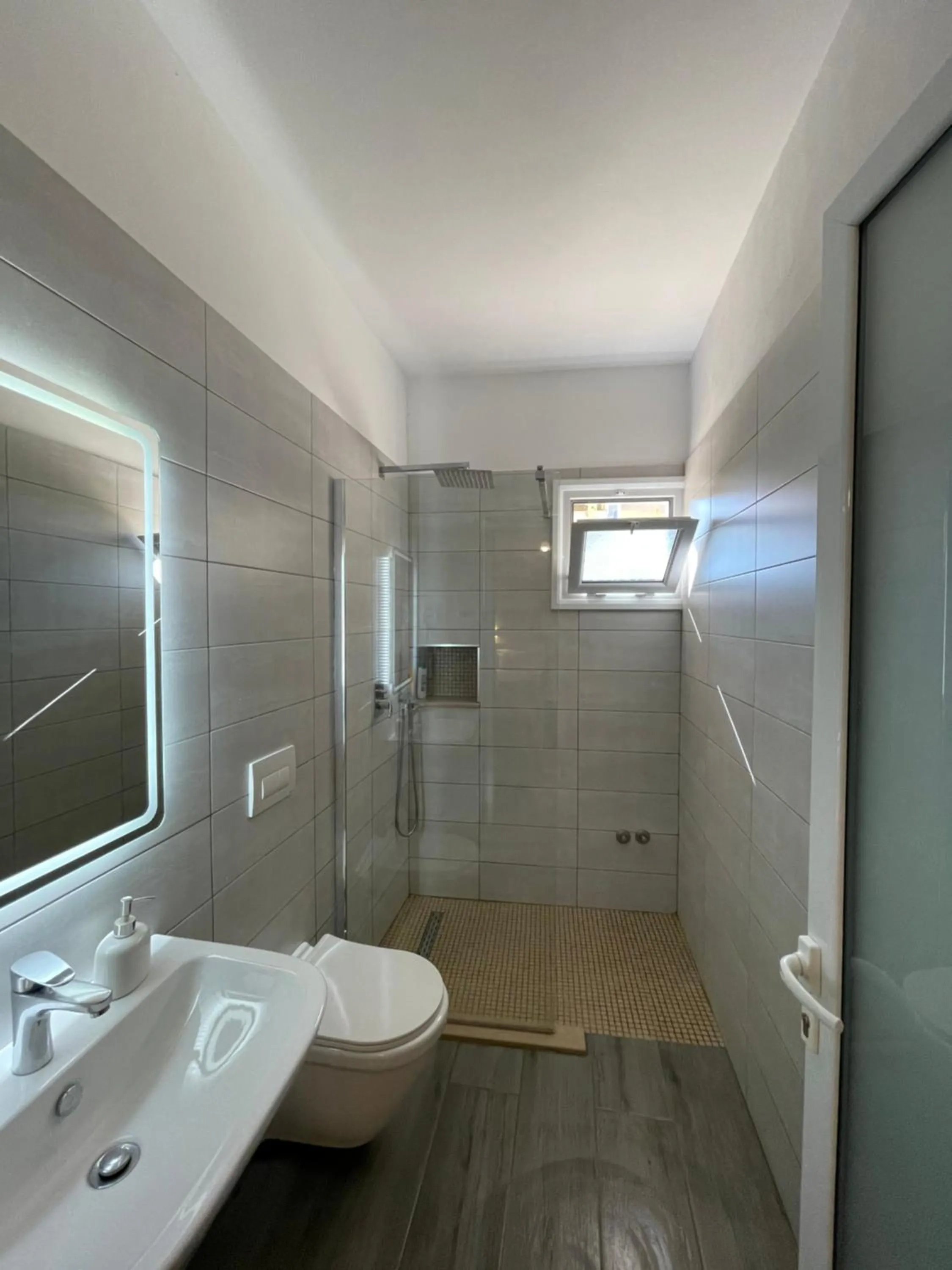 Shower in Vila Arial