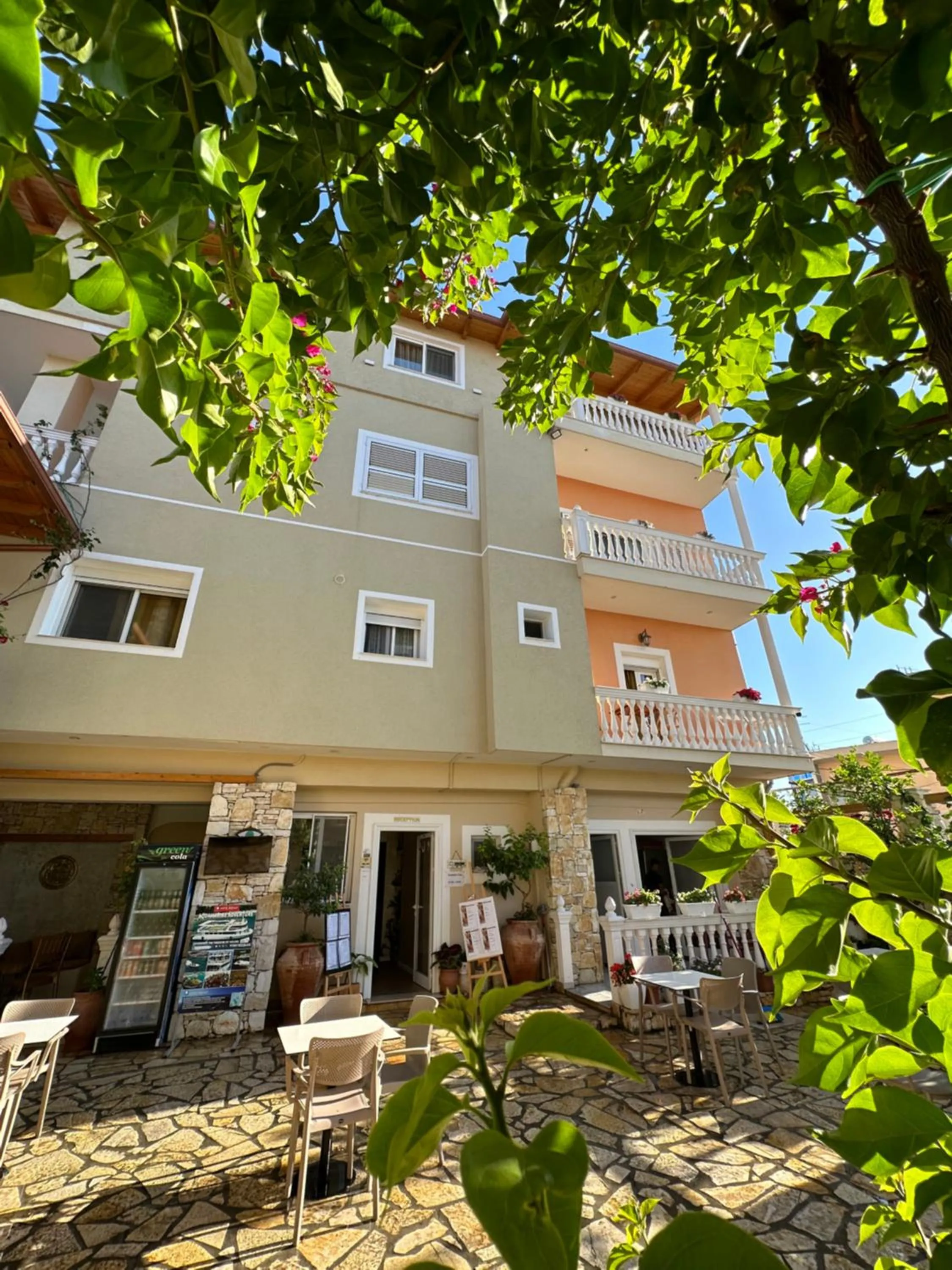 Property building in Vila Arial