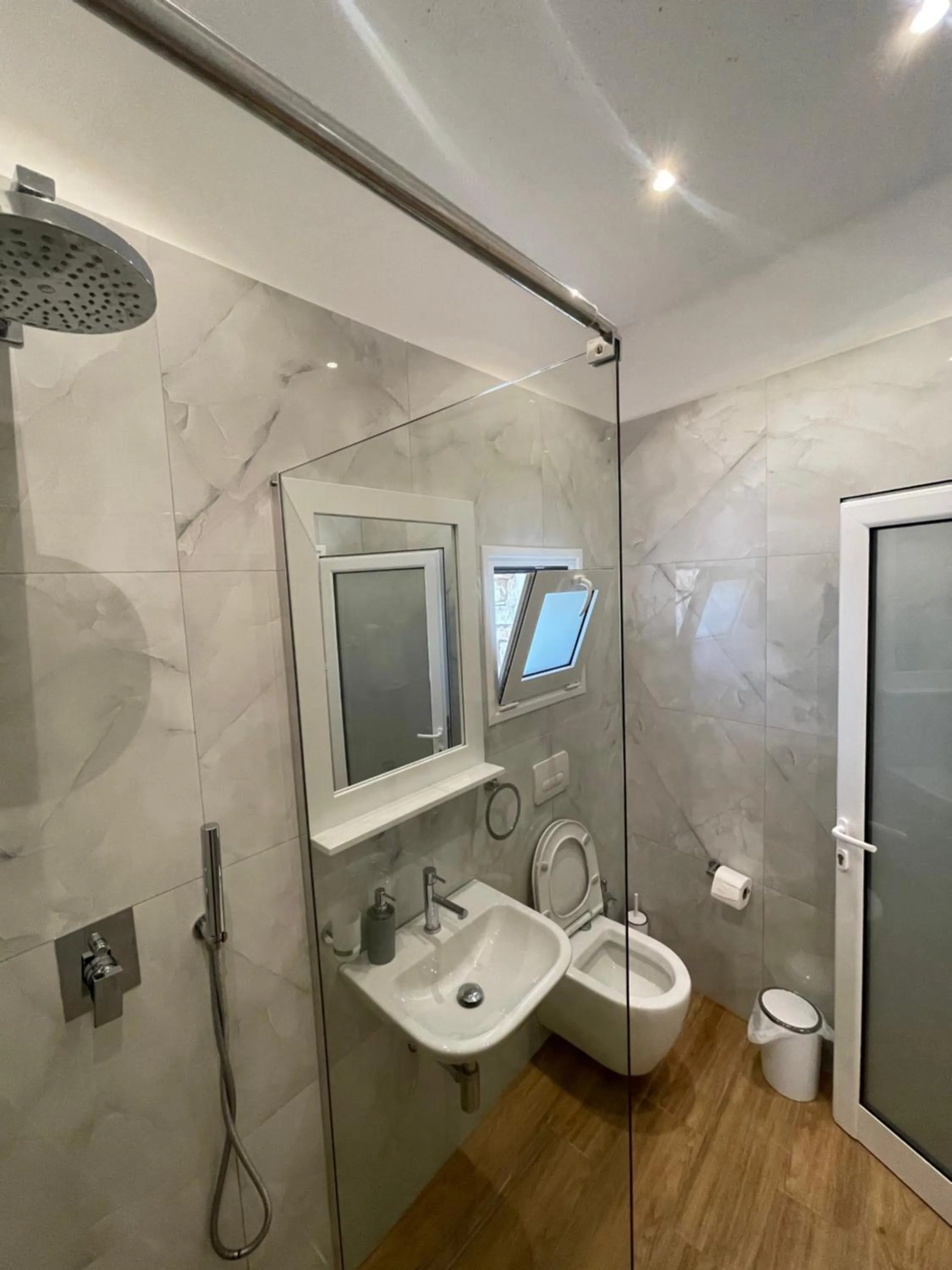 Shower in Vila Arial