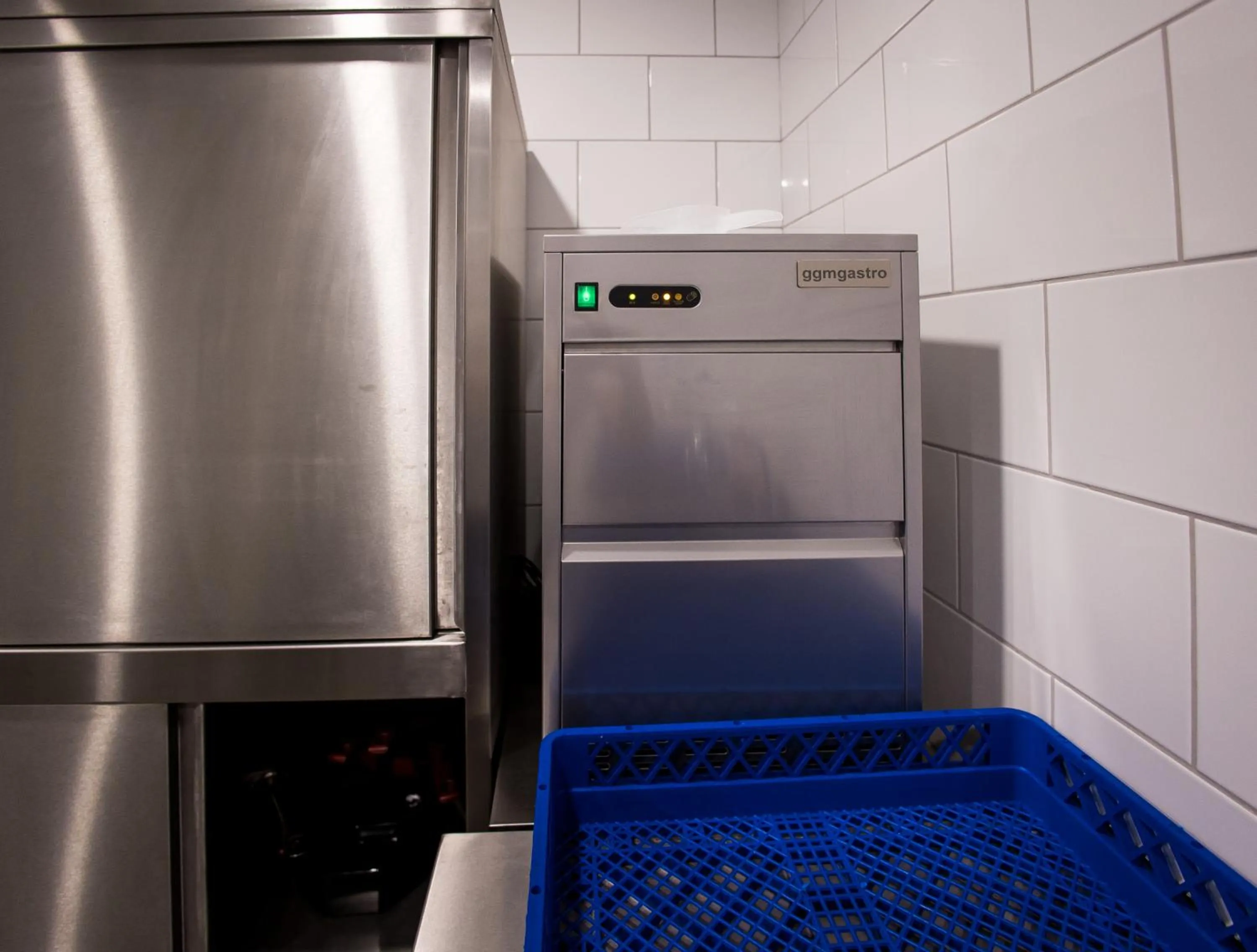 Communal kitchen in DORM BG pet-friendly Aparthotel