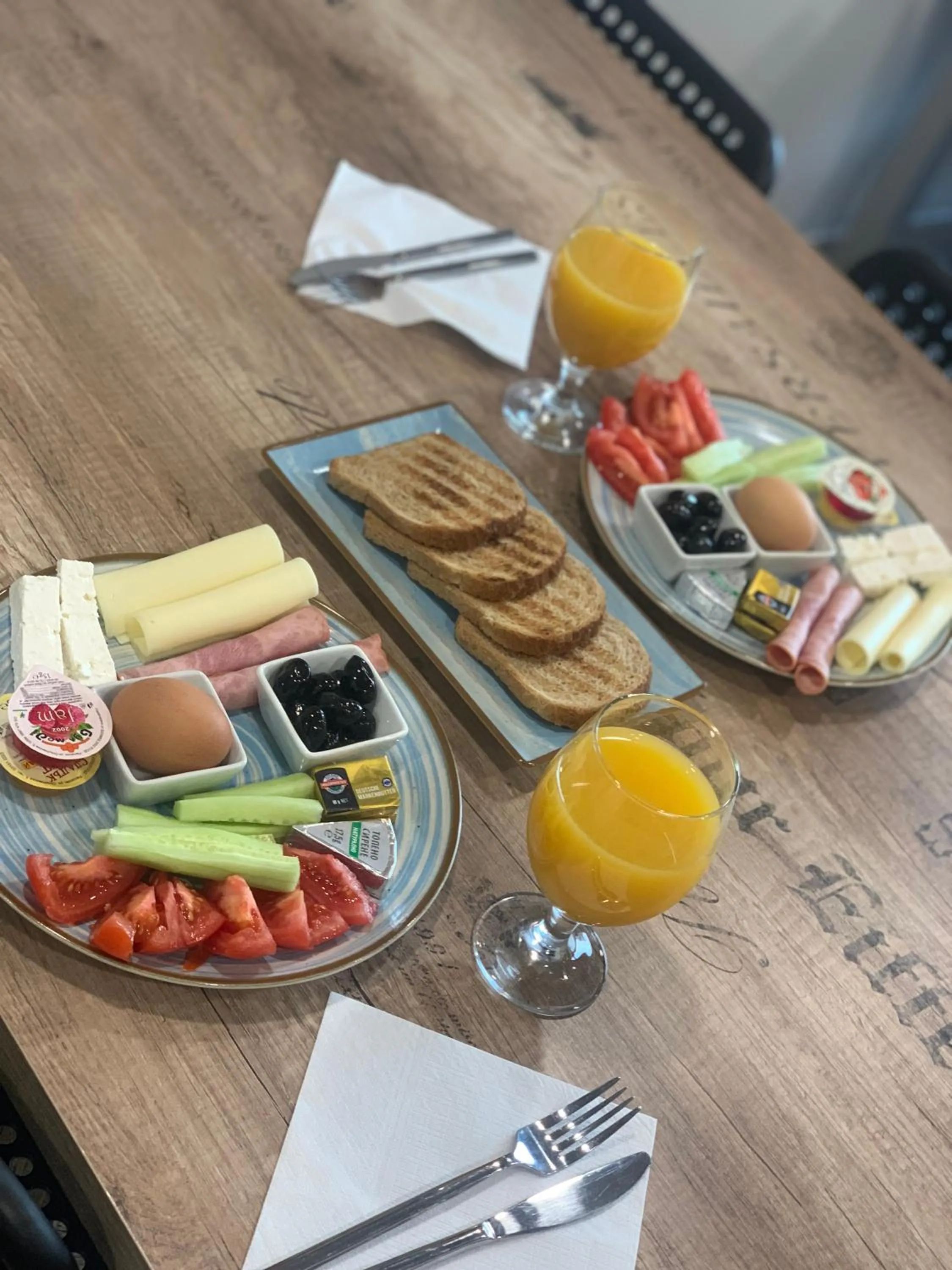 Breakfast in DORM BG pet-friendly Aparthotel