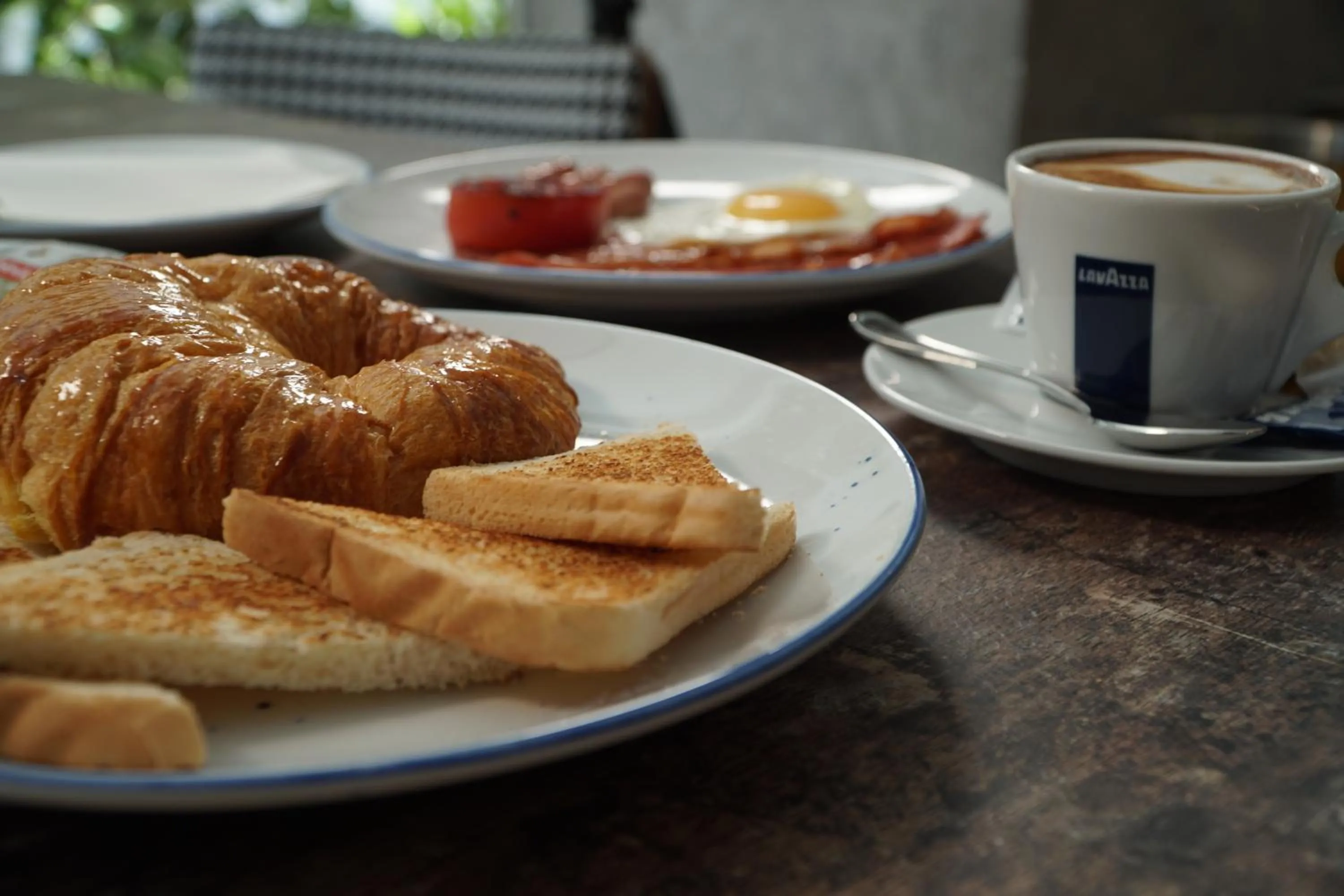 Breakfast in Hotel Lima - Adults Recommended