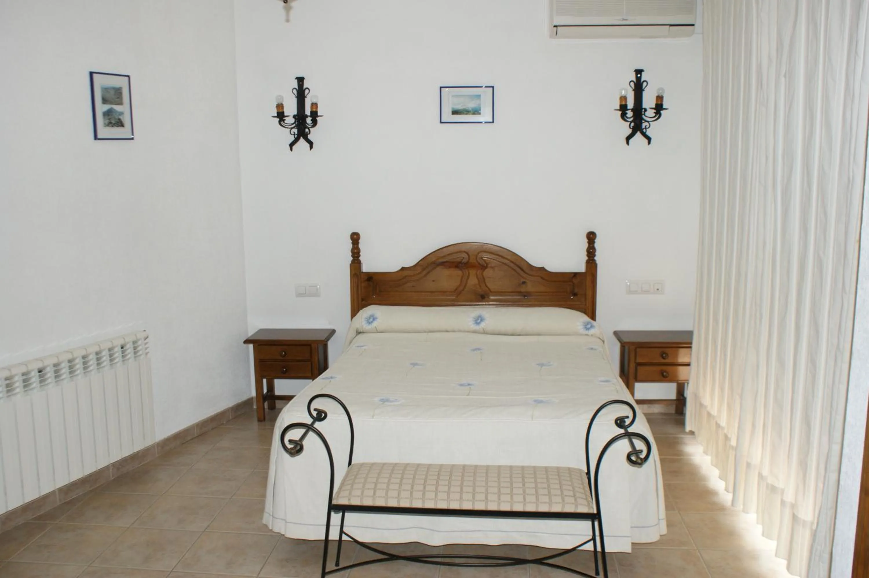 Balcony/Terrace, Bed in Hotel Juan Francisco
