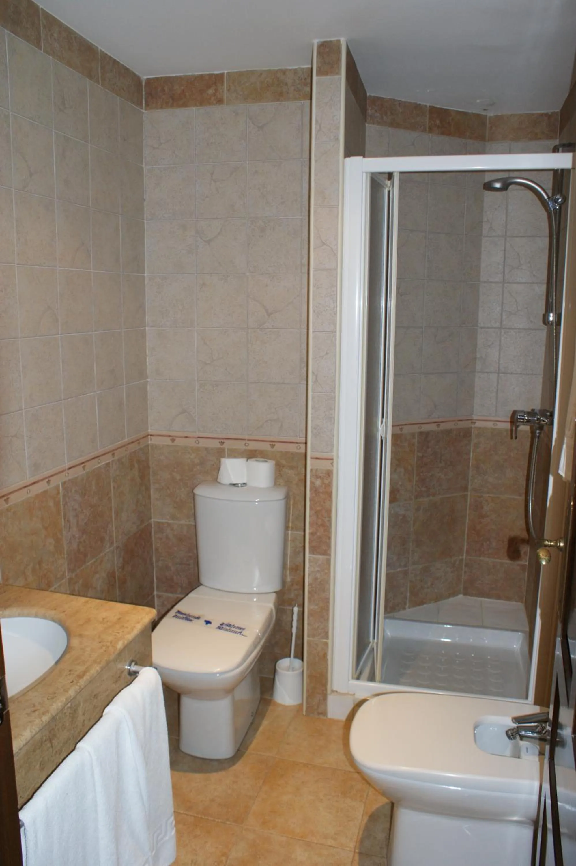 Shower in Hotel Juan Francisco