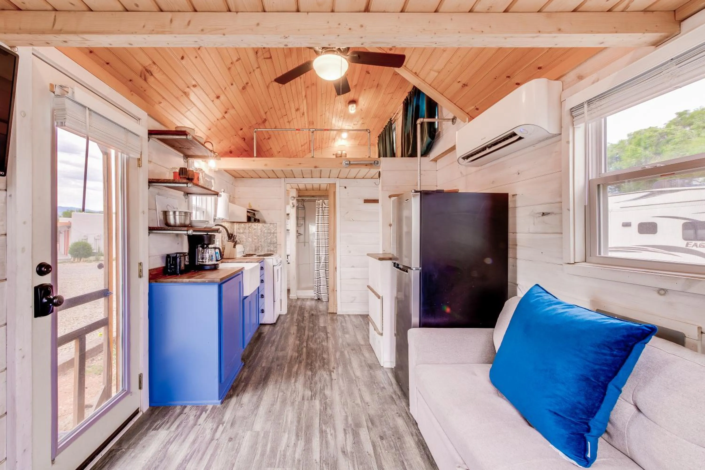 Living room in Taos Motor Lodge