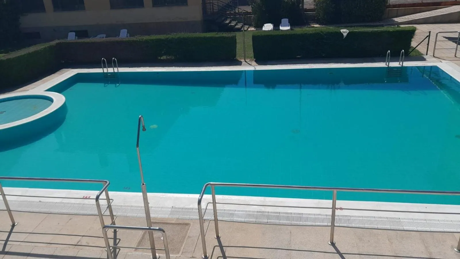 Swimming pool in Hotel Alda Río Tormes