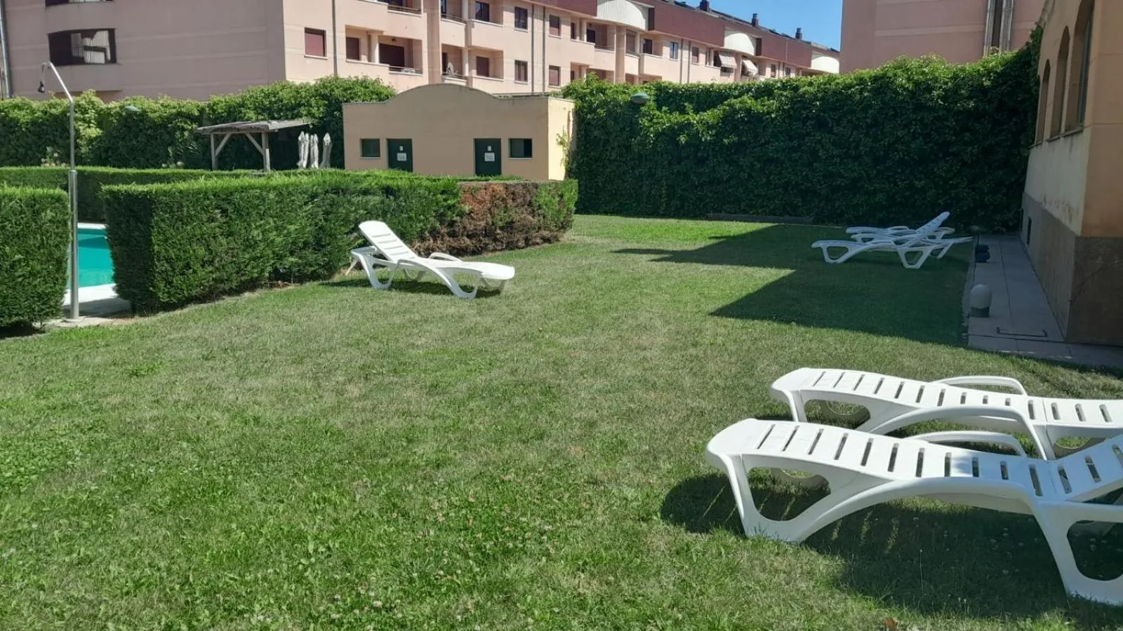 Swimming pool in Hotel Alda Río Tormes