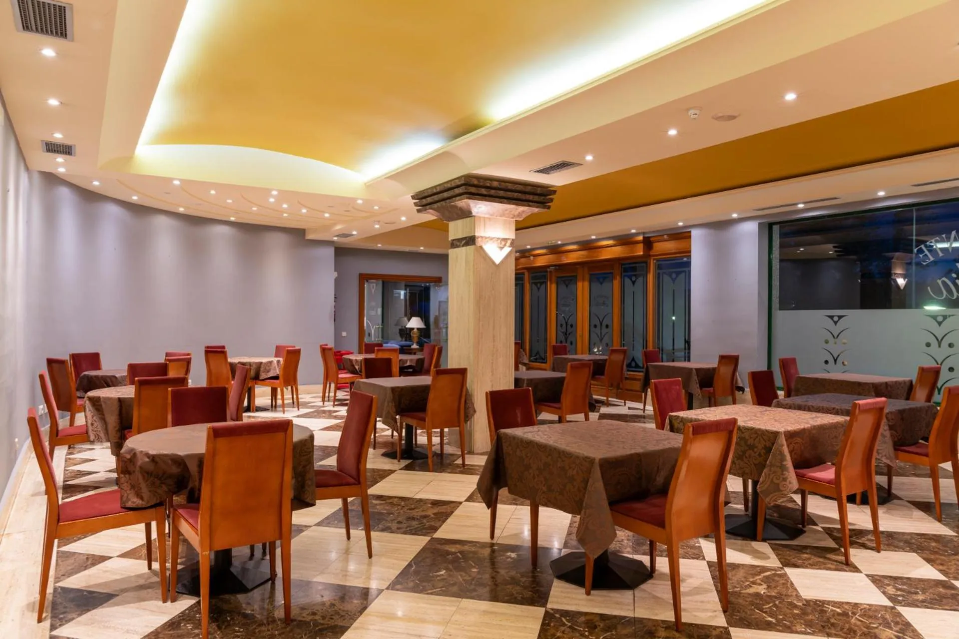 Buffet breakfast in Hotel Alda Río Tormes