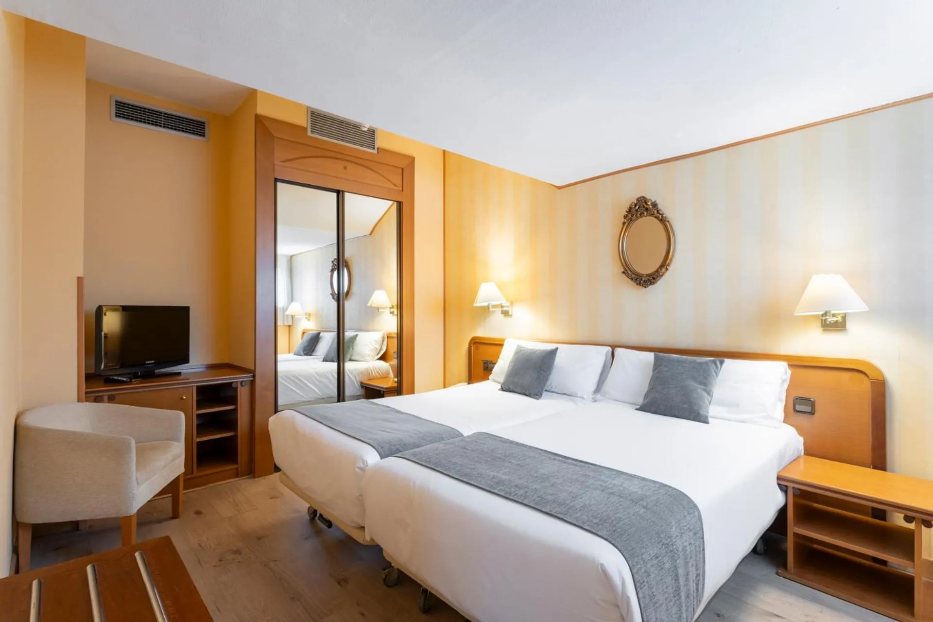 Photo of the whole room, Bed in Hotel Alda Río Tormes
