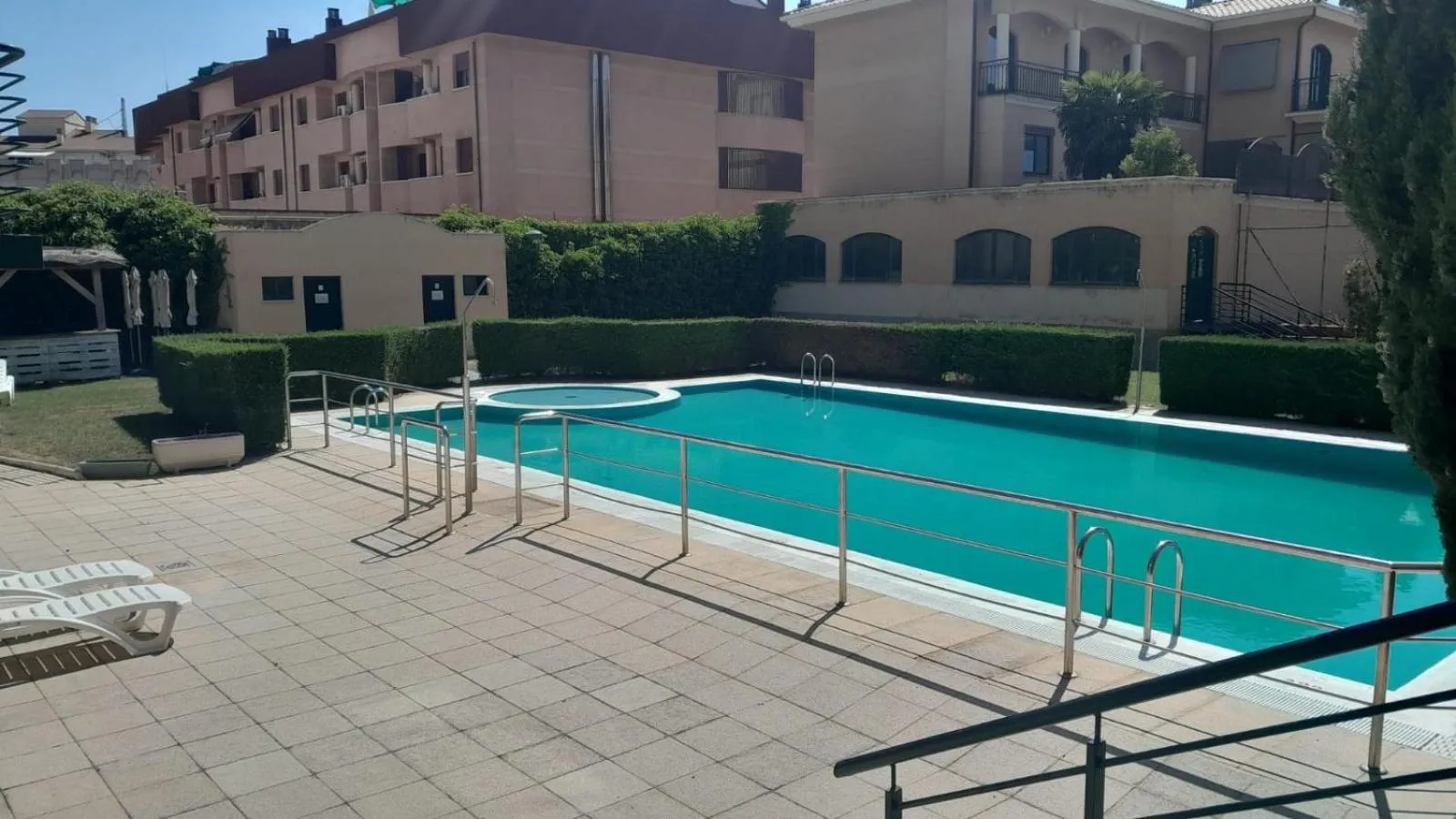 Swimming pool in Hotel Alda Río Tormes