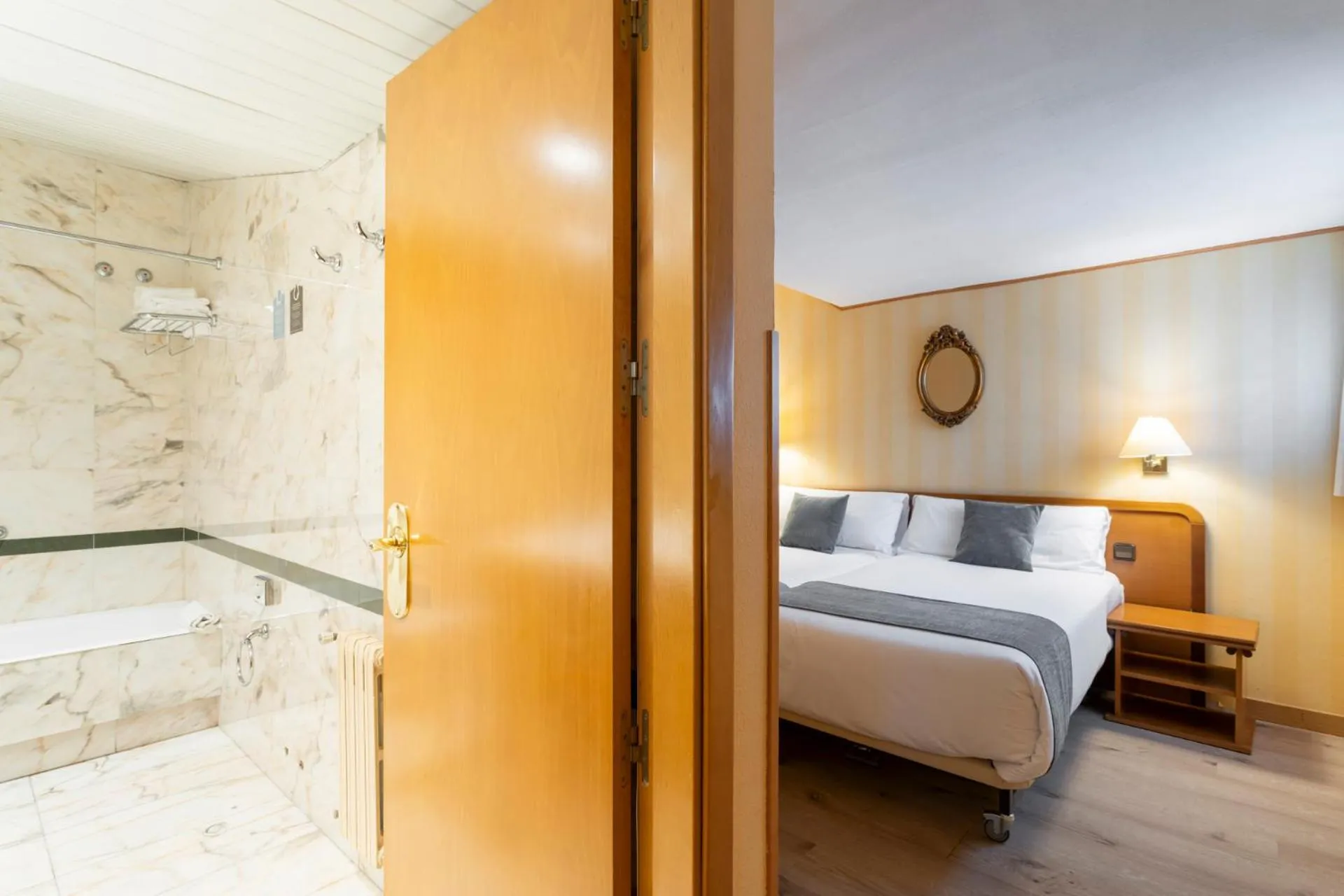 Photo of the whole room, Bed in Hotel Alda Río Tormes