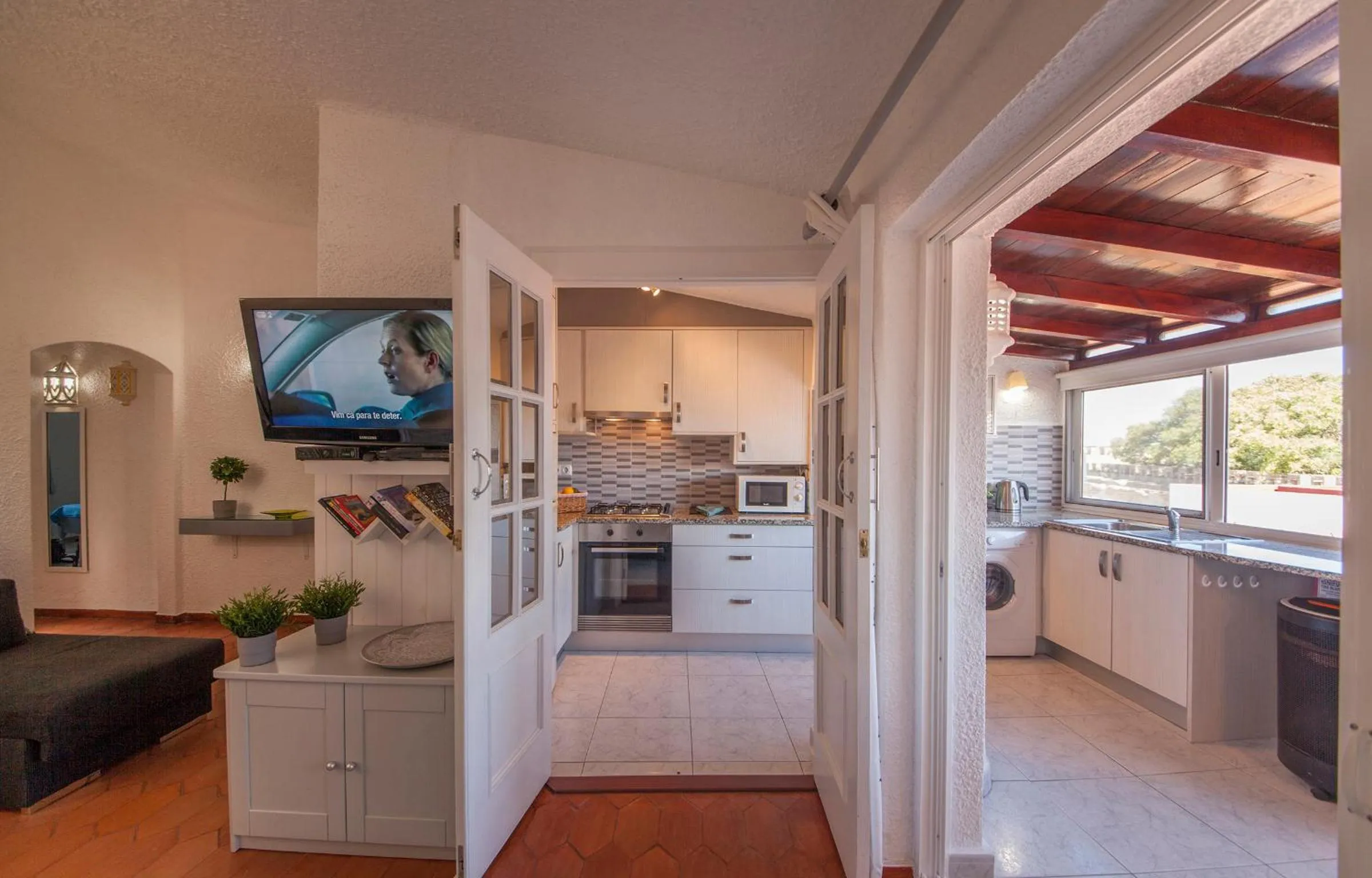 TV and multimedia in Maritime Discovery Apartment