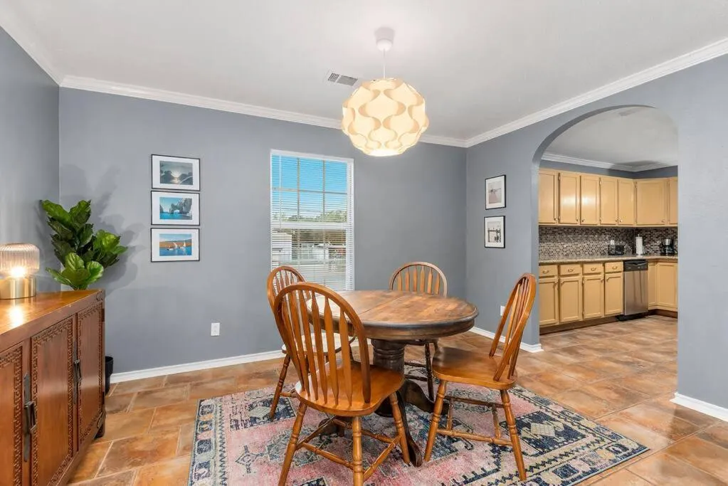 Seating area in Sunnyside Retreat