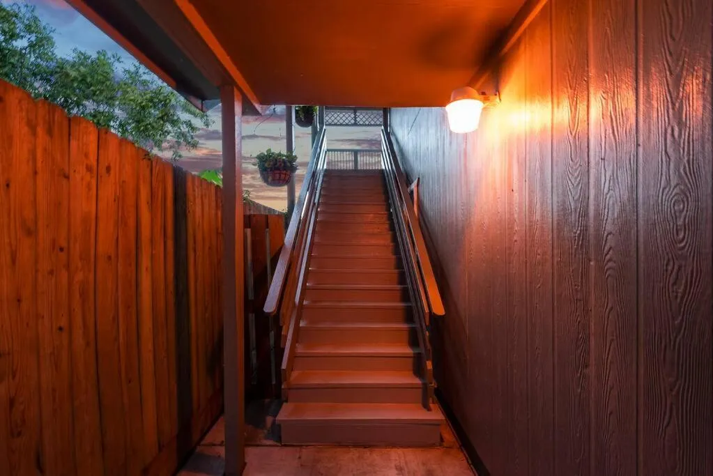 Facade/entrance in Sunnyside Retreat