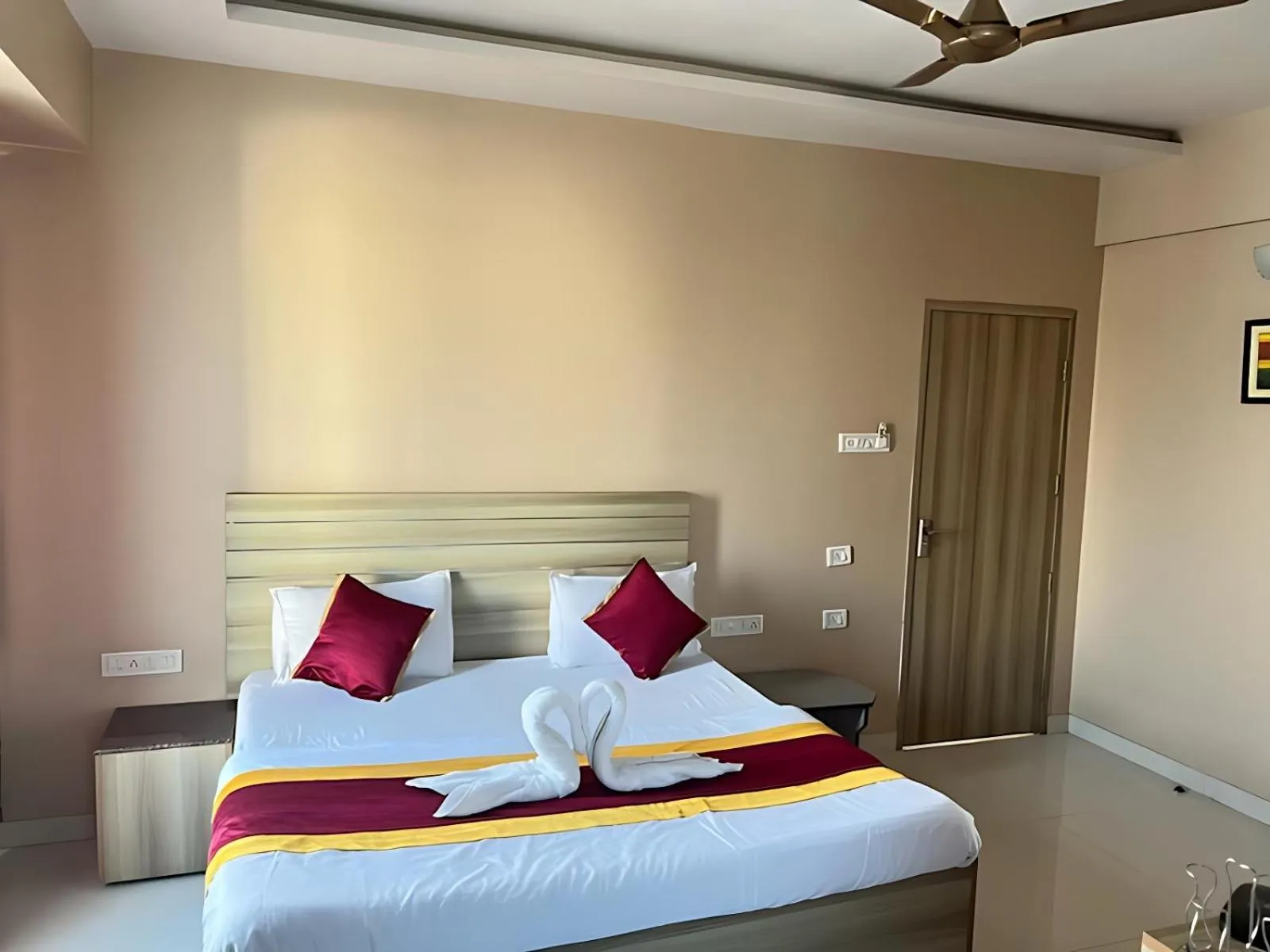 Bed in Hotel Gaurav Residency