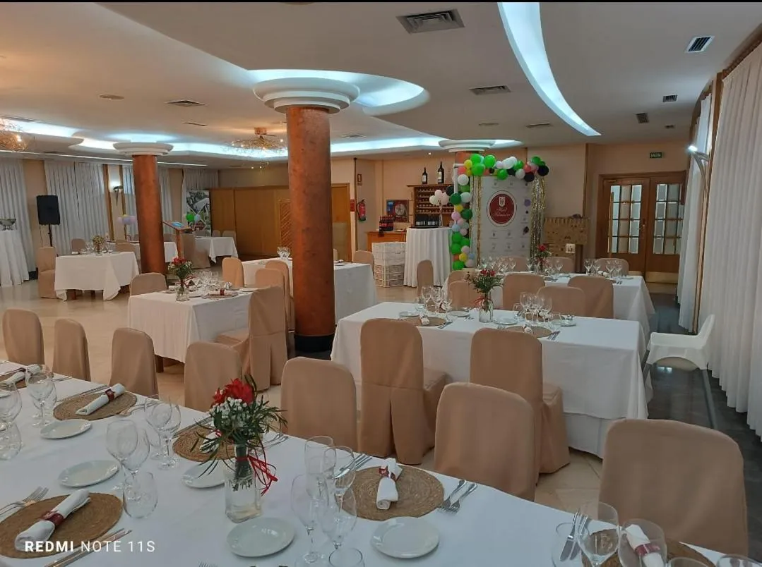 Restaurant/places to eat in Hotel Helmántico