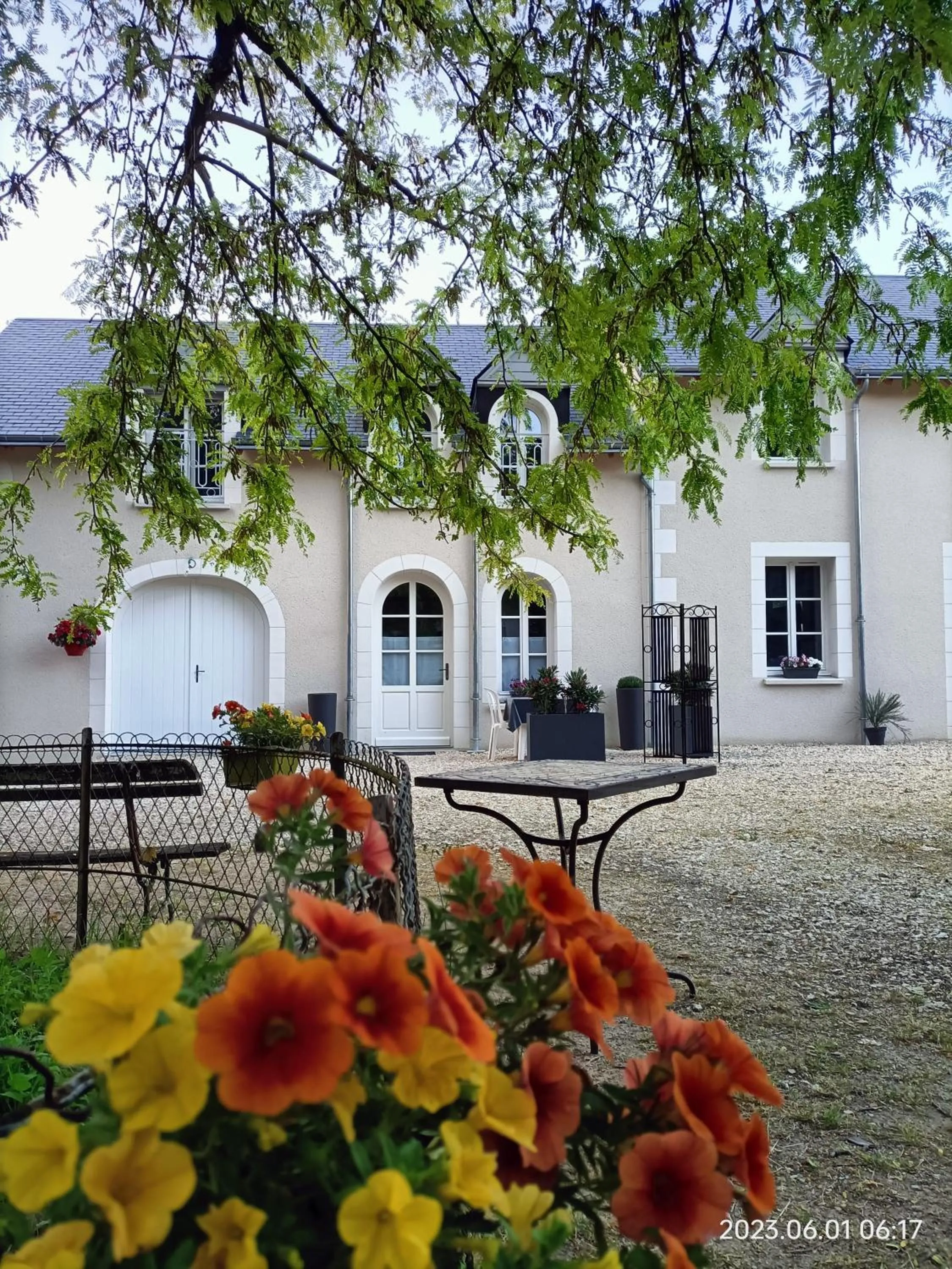 Property Building in VILLA ESPERANZA Chambre 2 proche Zoo de Beauval et Châteaux de La Loire