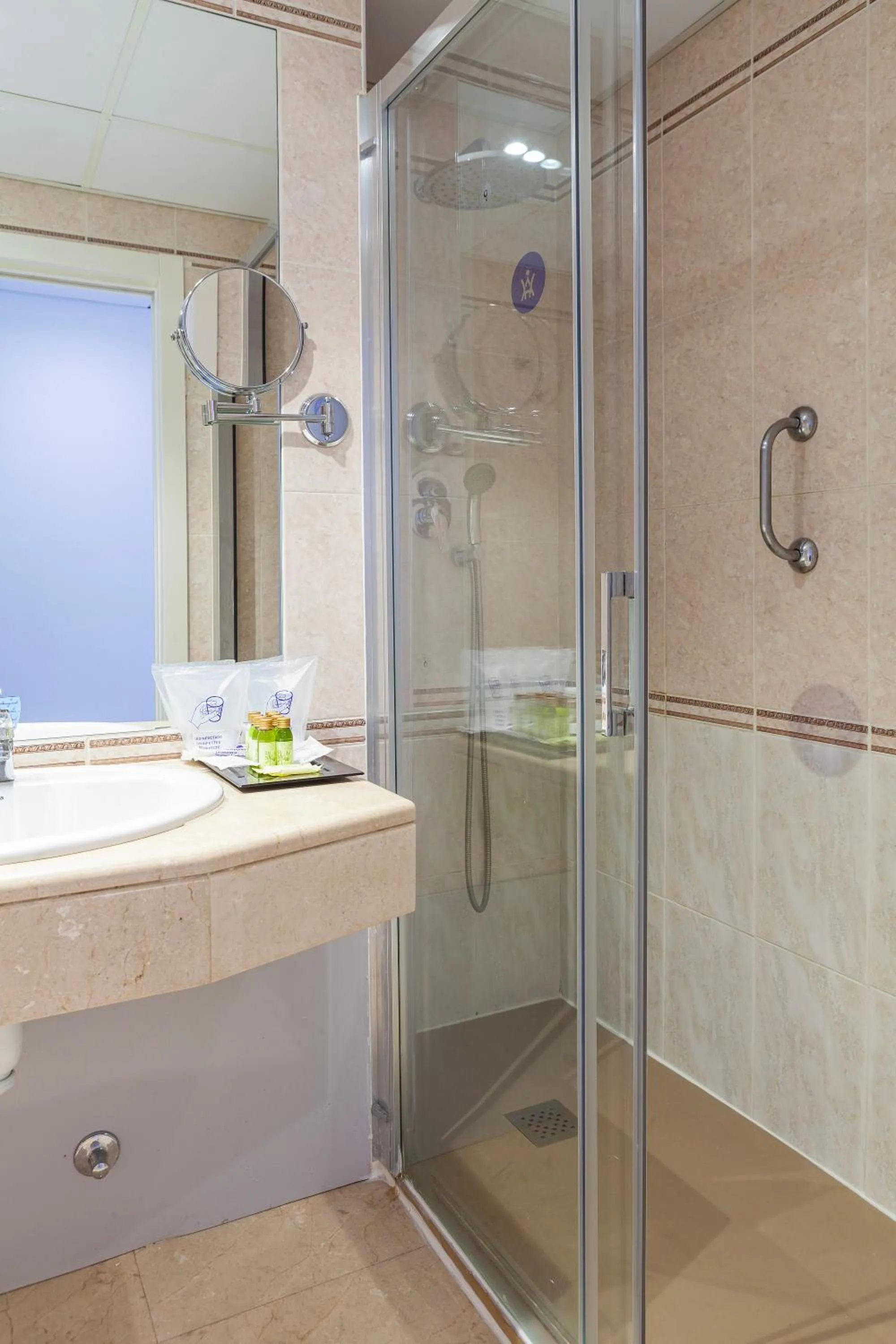 Bathroom in Hotel Alay - Adults Only Recommended