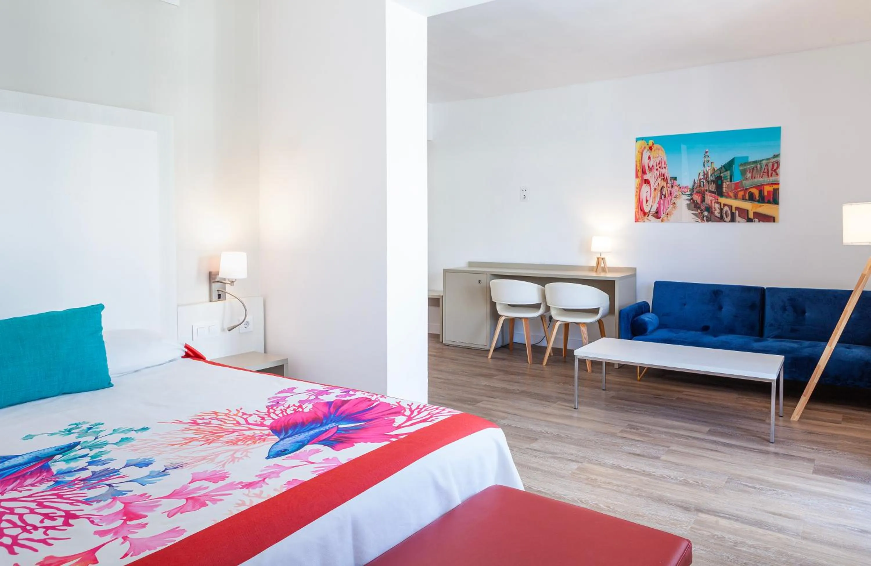 Seating area, Bed in Hotel Alay - Adults Only Recommended